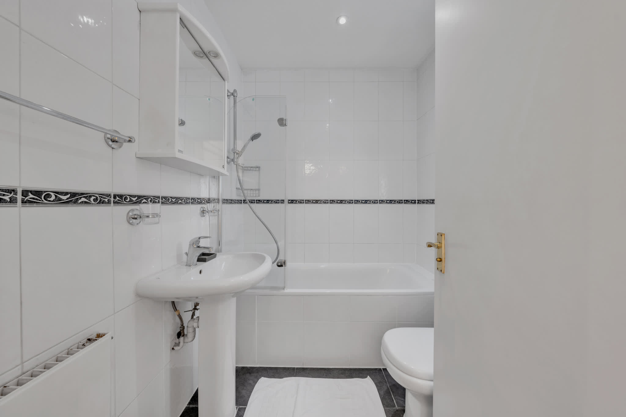 Stylish Mayfair One-Bedroom Retreat in Hertford Street W1J 7SS - Property image 12 - VivreStays