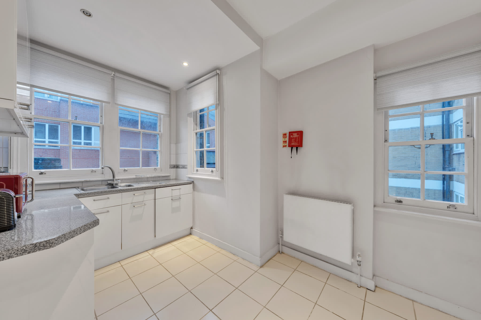 View Spacious Luxury One-Bedroom Mayfair Apartment in Hertford Street W1J 7SS Spacious Luxury One-Bedroom Mayfair Apartment in Hertford Street W1J 7SS - Property image 11 - VivreStays