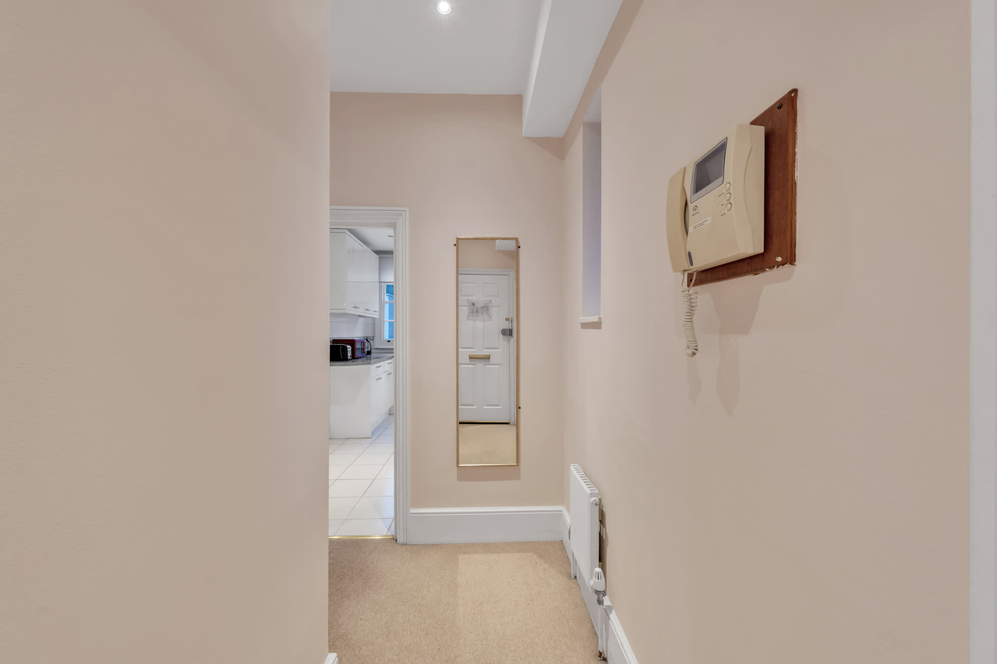 View Spacious Luxury One-Bedroom Mayfair Apartment in Hertford Street W1J 7SS Spacious Luxury One-Bedroom Mayfair Apartment in Hertford Street W1J 7SS - Property image 14 - VivreStays