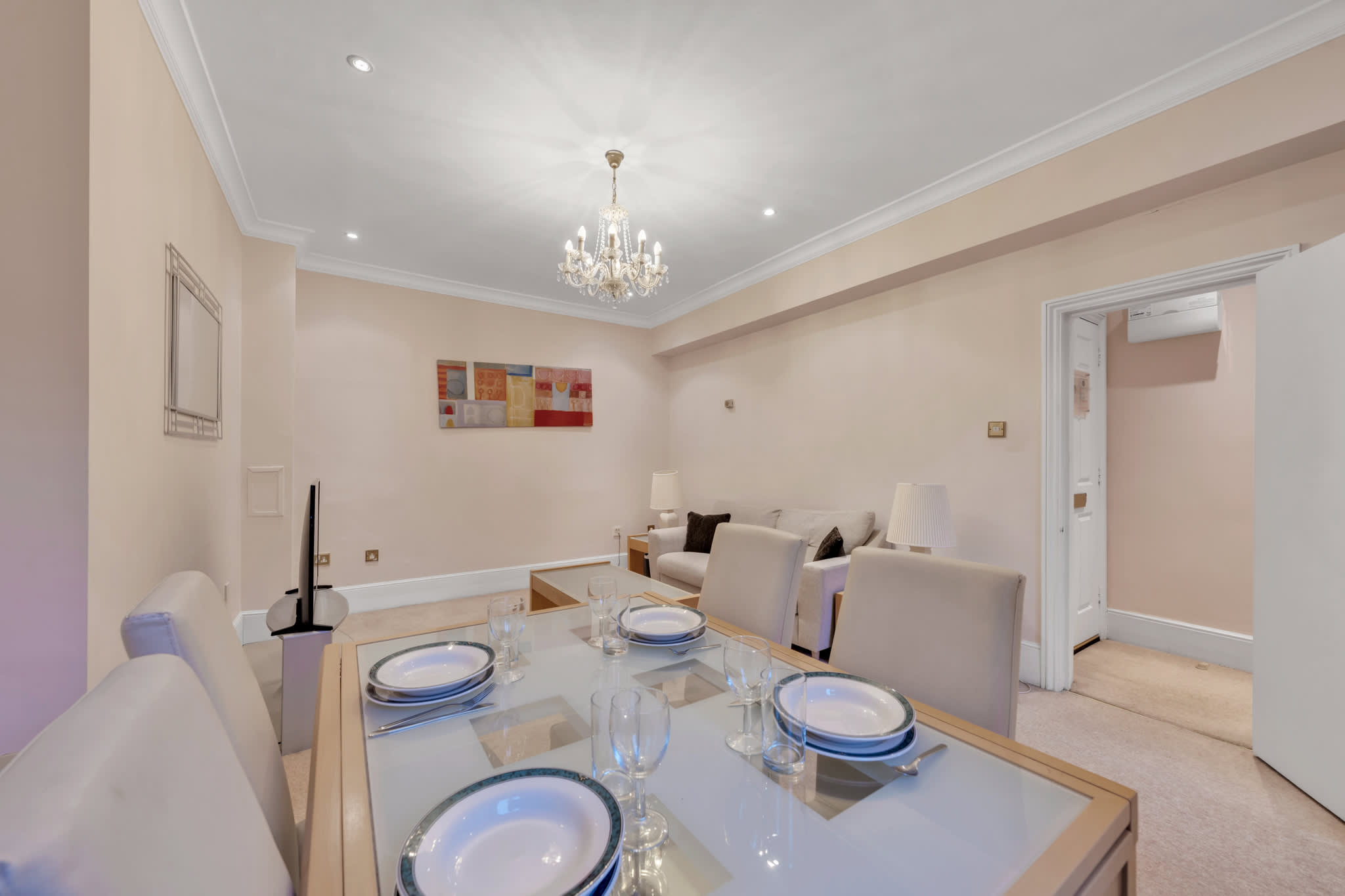 View Spacious Luxury One-Bedroom Mayfair Apartment in Hertford Street W1J 7SS Spacious Luxury One-Bedroom Mayfair Apartment in Hertford Street W1J 7SS - Property image 16 - VivreStays