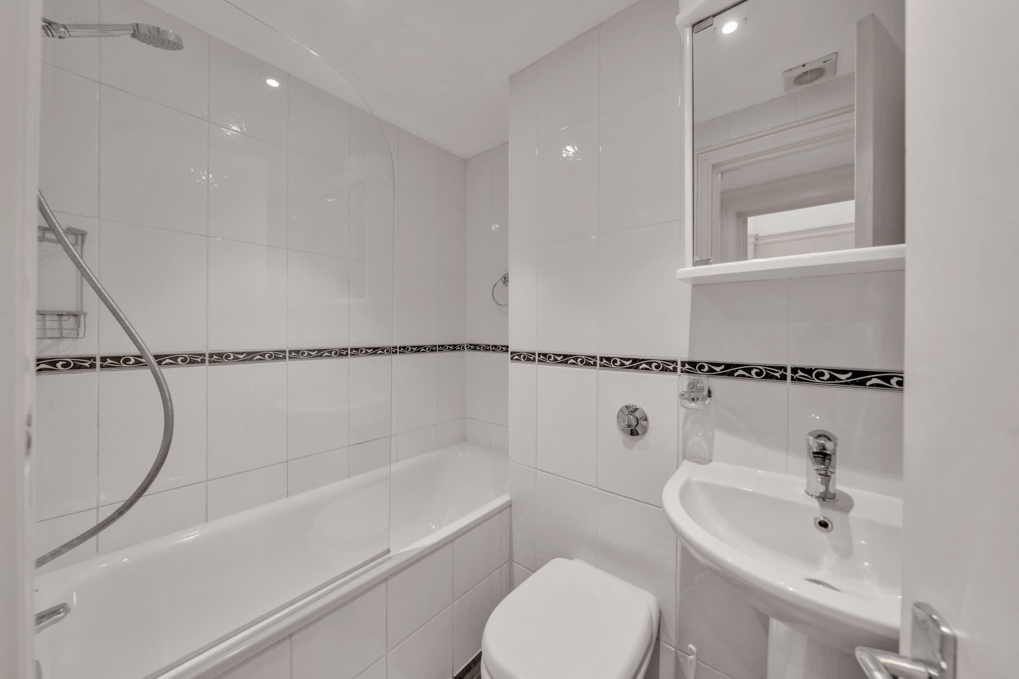 Sophisticated Mayfair One-Bedroom Home in Hertford Street W1J 7SS - Property image 7 - VivreStays