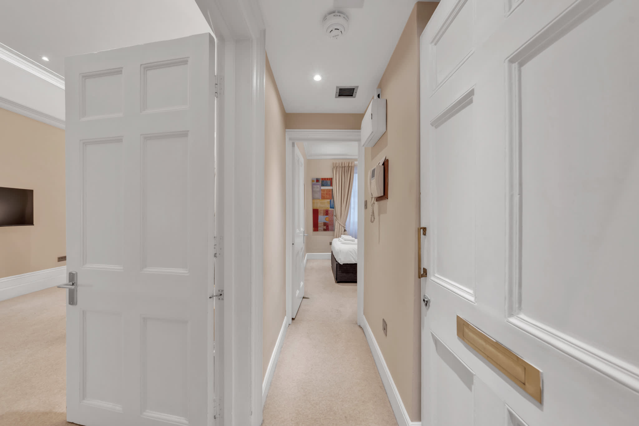 Sophisticated Mayfair One-Bedroom Home in Hertford Street W1J 7SS - Property image 8 - VivreStays