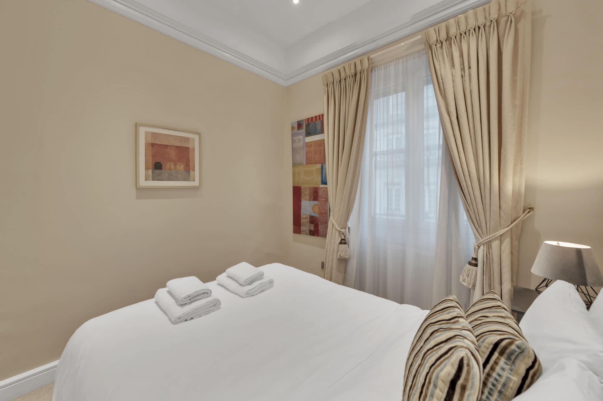 Sophisticated Mayfair One-Bedroom Home in Hertford Street W1J 7SS - Property image 9 - VivreStays