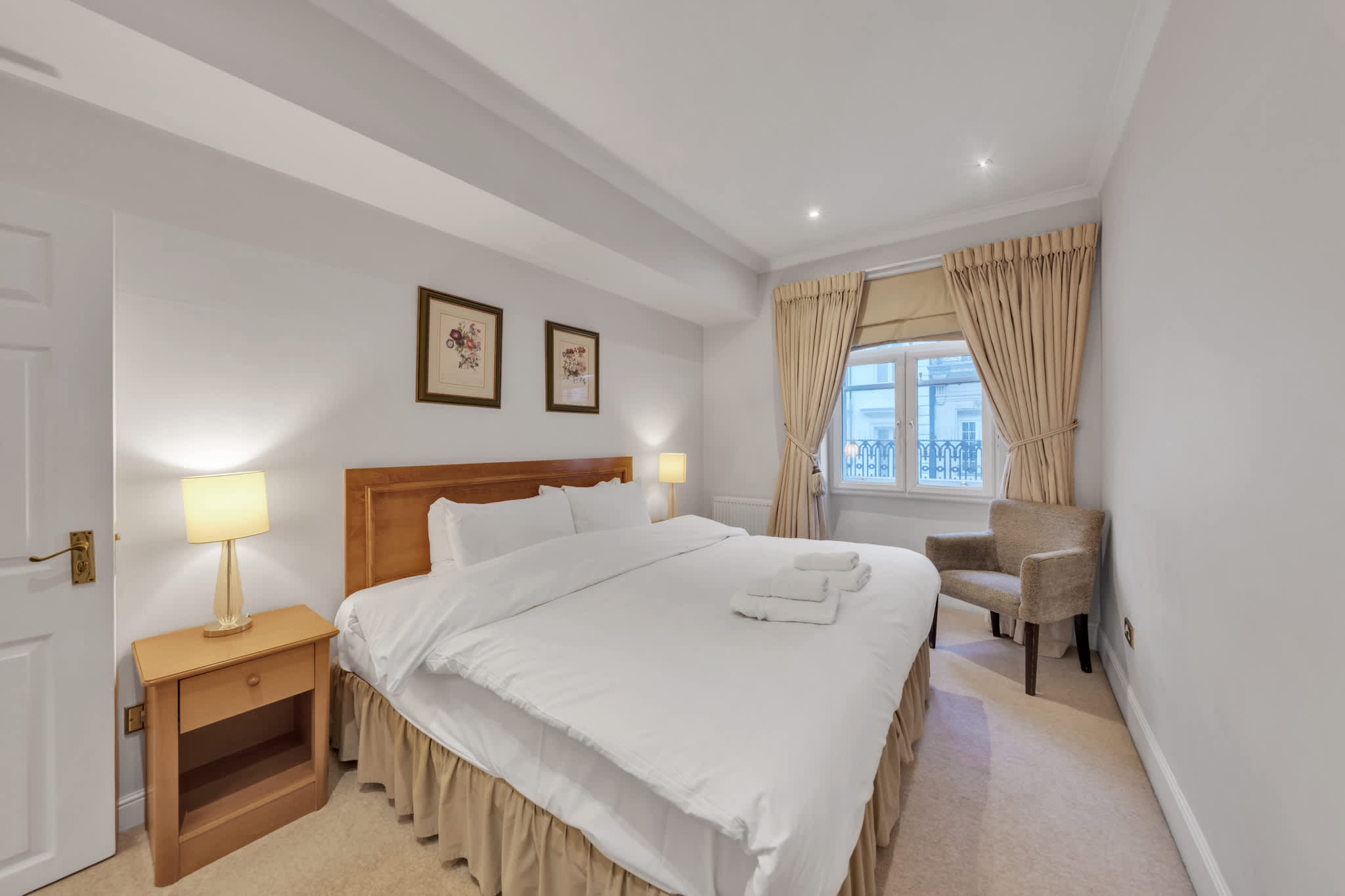 View Contemporary One-Bedroom Mayfair Hideaway Contemporary One-Bedroom Mayfair Hideaway serviced apartment - London - VivreStays