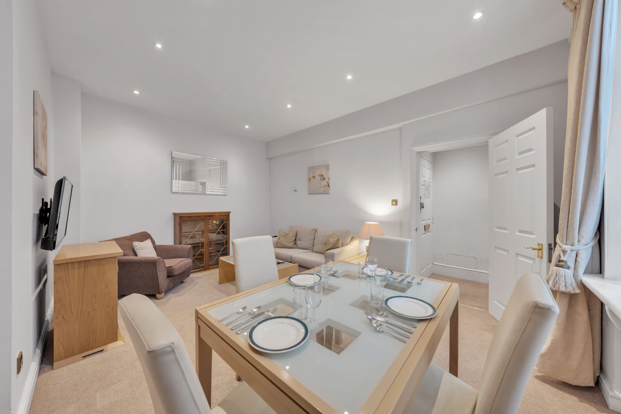 Refined Mayfair One-Bedroom Living in Hertford Street W1J 7SS - Property image 8 - VivreStays