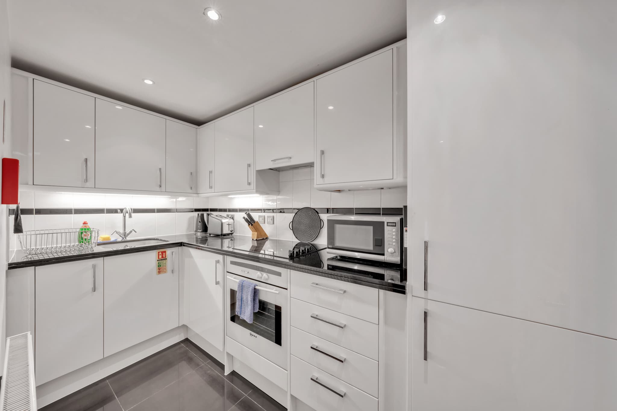 Refined Mayfair One-Bedroom Living in Hertford Street W1J 7SS - Property image 4 - VivreStays