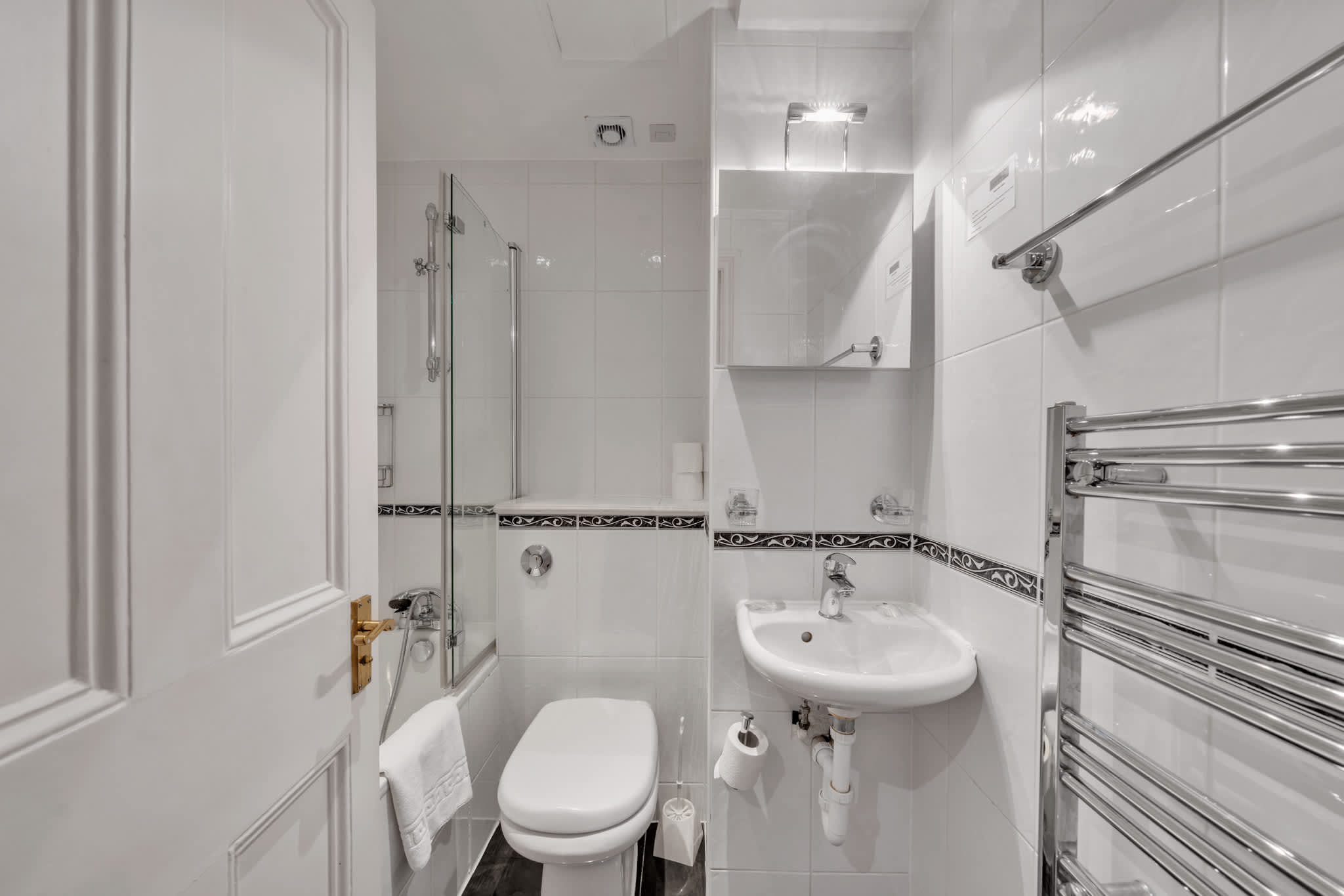 Refined Mayfair One-Bedroom Living in Hertford Street W1J 7SS - Property image 5 - VivreStays
