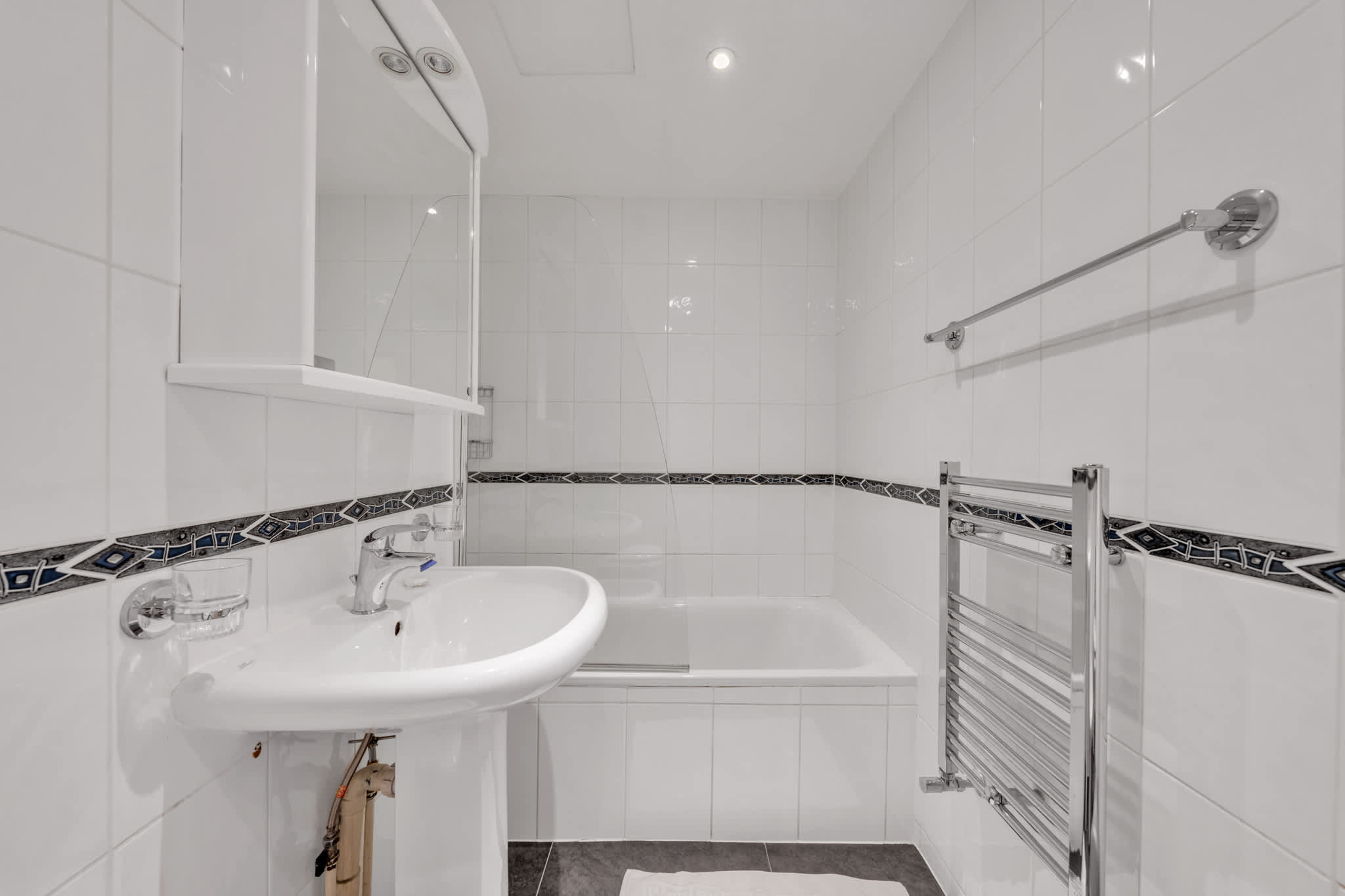 Boutique Mayfair One-Bedroom Suite in Hertford Street W1J 7SS - Property image 12 - VivreStays