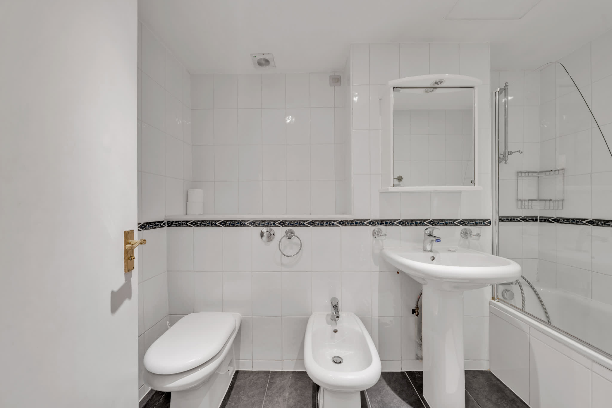 Boutique Mayfair One-Bedroom Suite in Hertford Street W1J 7SS - Property image 13 - VivreStays