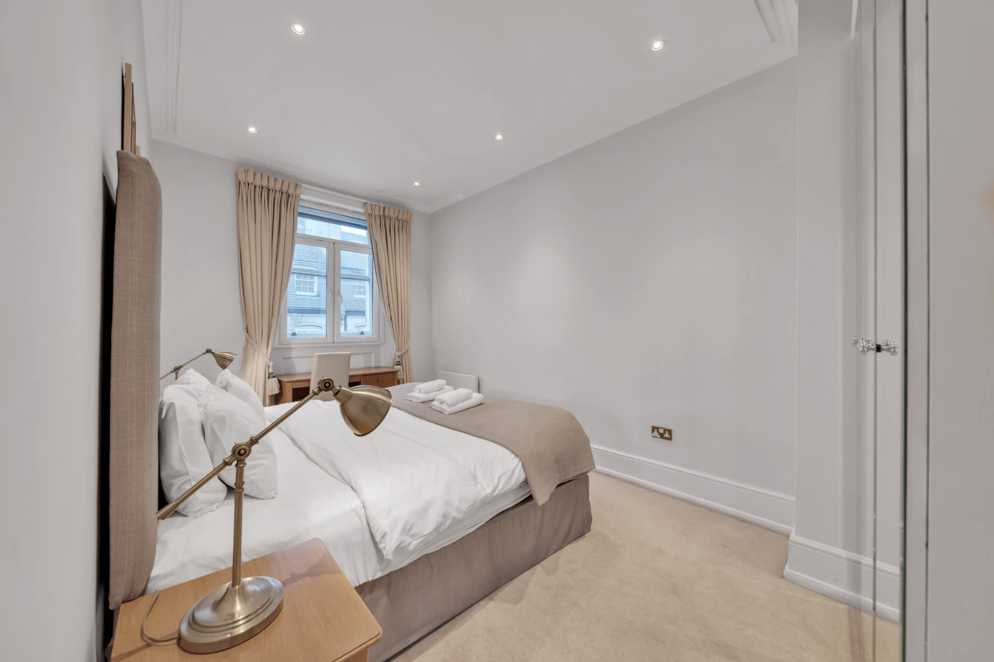 View Executive One-Bedroom Mayfair Residence in Hertford Street W1J 7SS Executive One-Bedroom Mayfair Residence in Hertford Street W1J 7SS - Property image 7 - VivreStays