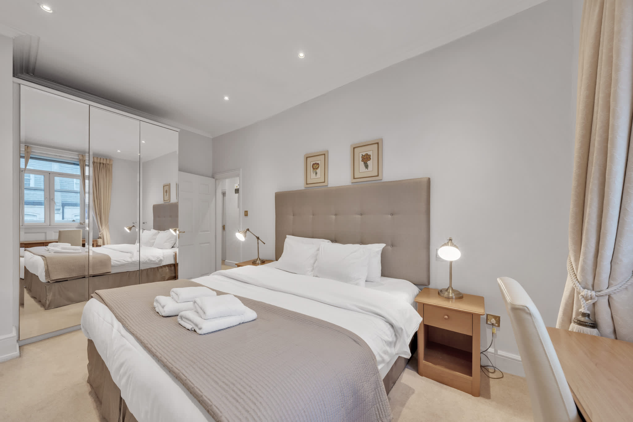 Executive One-Bedroom Mayfair Residence serviced apartment - London - VivreStays