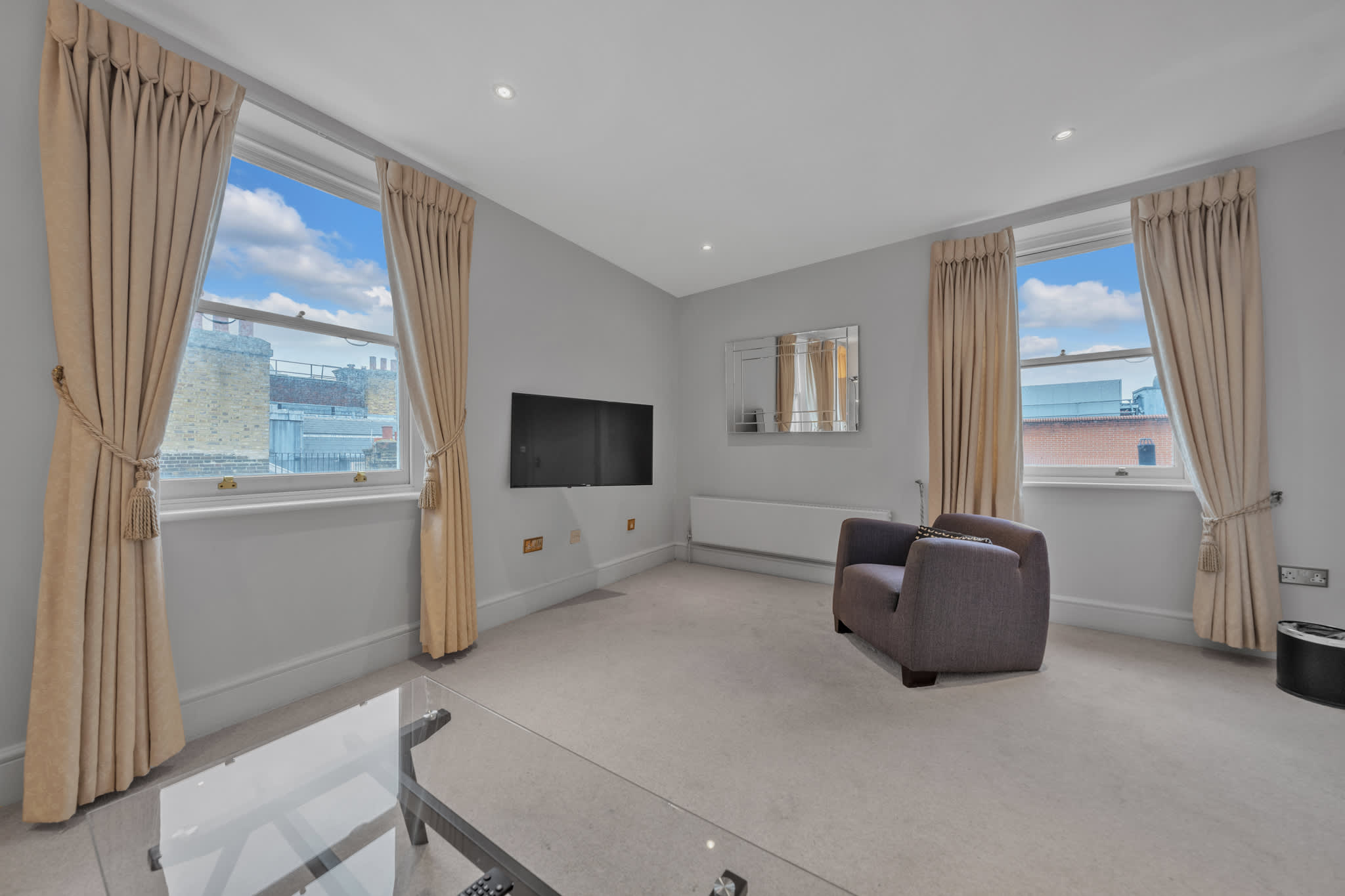 Elegant Two-Bedroom Mayfair Residence in Hertford Street W1J 7SS - Property image 6 - VivreStays
