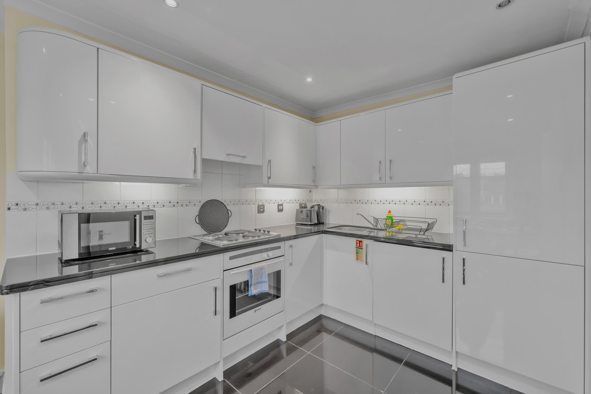 Elegant Two-Bedroom Mayfair Residence in Hertford Street W1J 7SS - Property image 7 - VivreStays