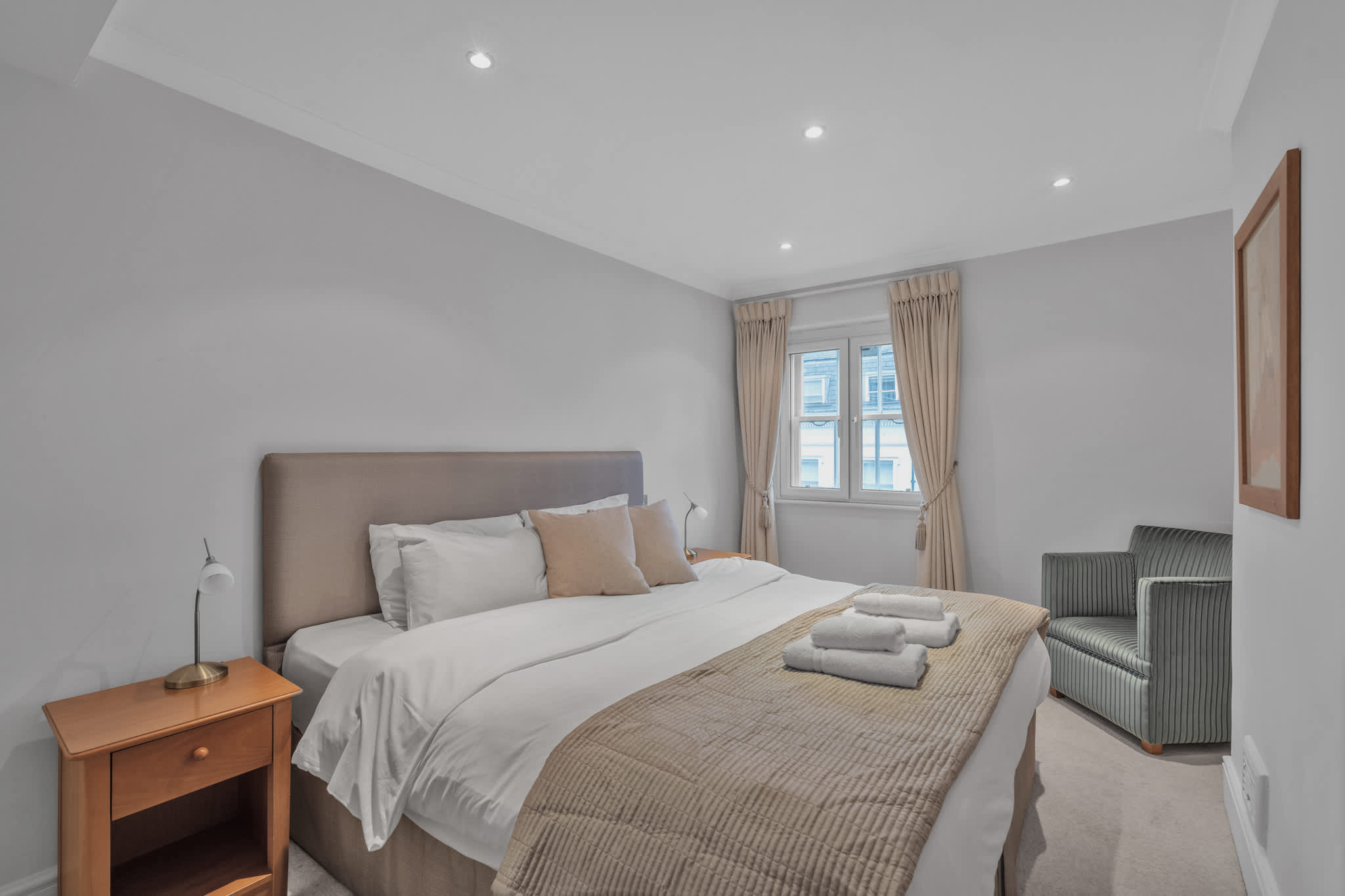 Elegant Two-Bedroom Mayfair Residence in Hertford Street W1J 7SS - Property image 9 - VivreStays