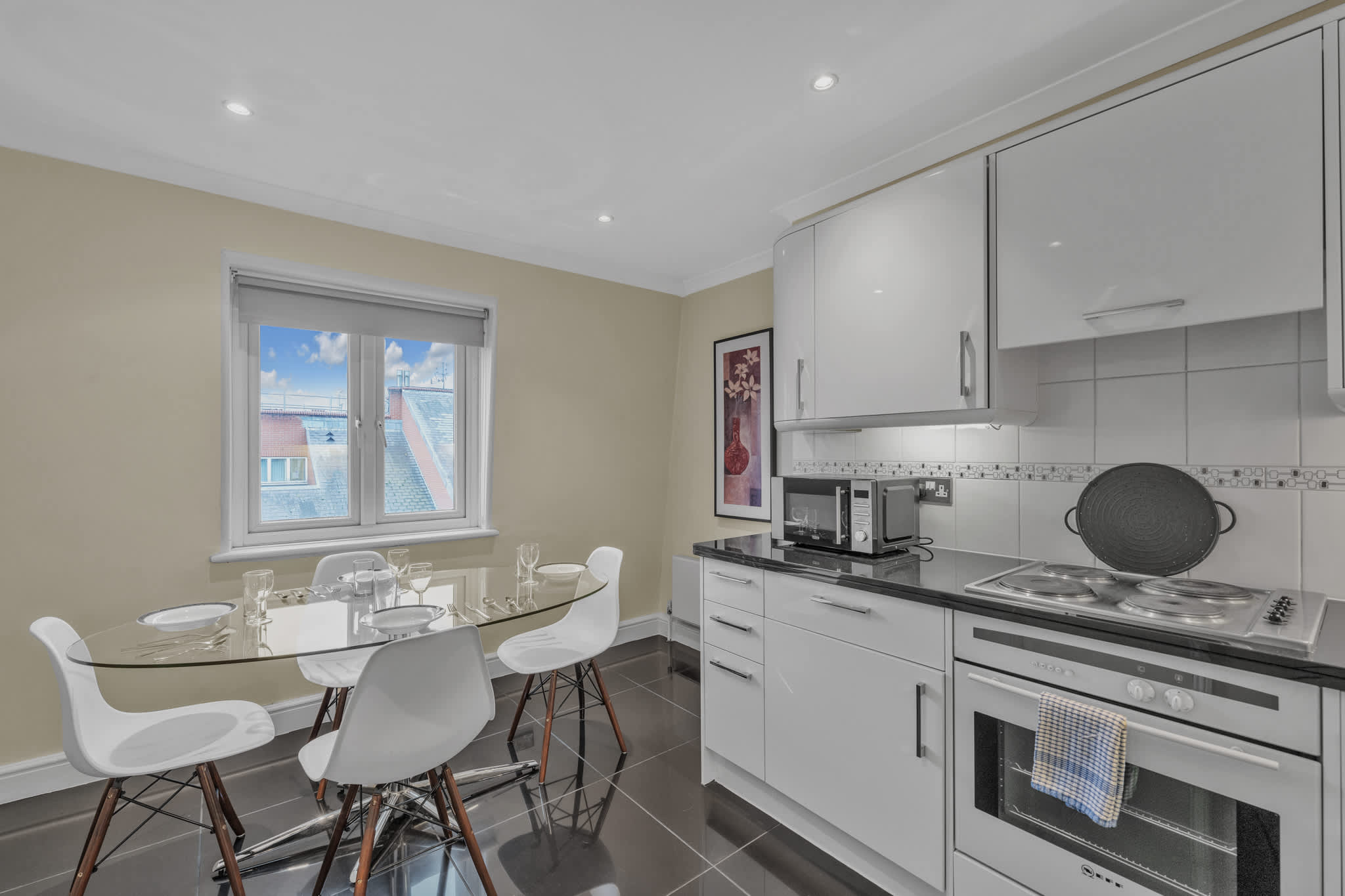 Elegant Two-Bedroom Mayfair Residence in Hertford Street W1J 7SS - Property image 3 - VivreStays