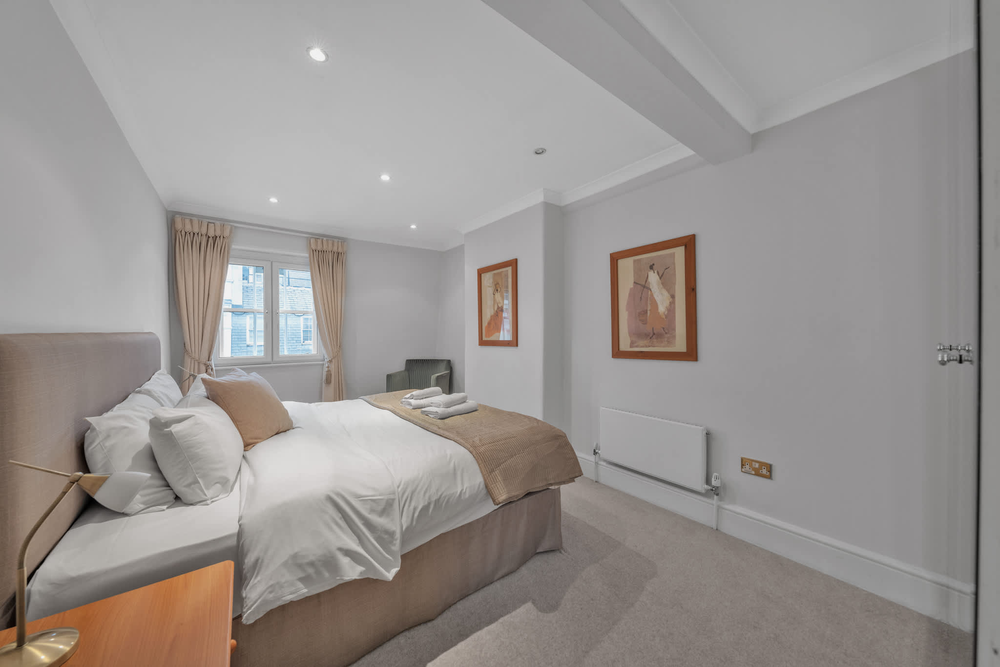 Elegant Two-Bedroom Mayfair Residence in Hertford Street W1J 7SS - Property image 2 - VivreStays