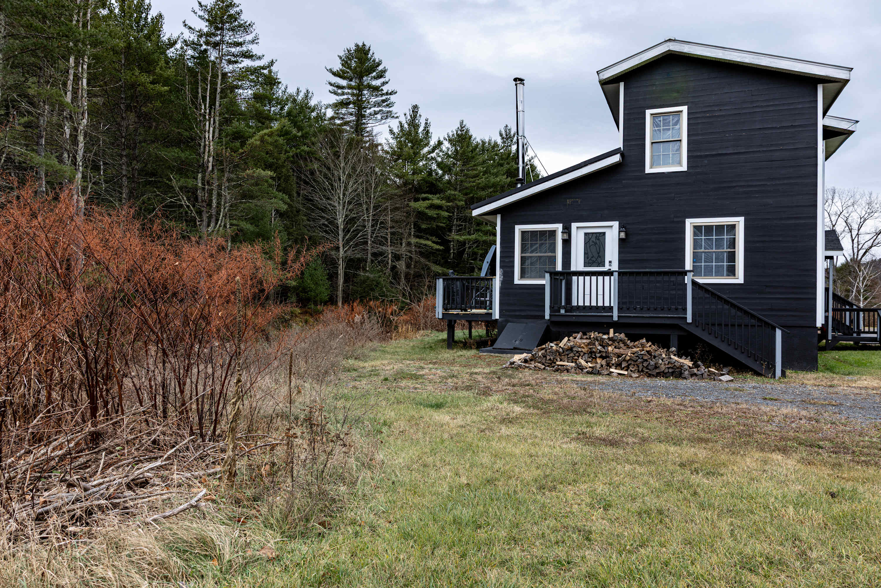 Hot Tub, Game Room, Fire Pit | Black Creek Lodge