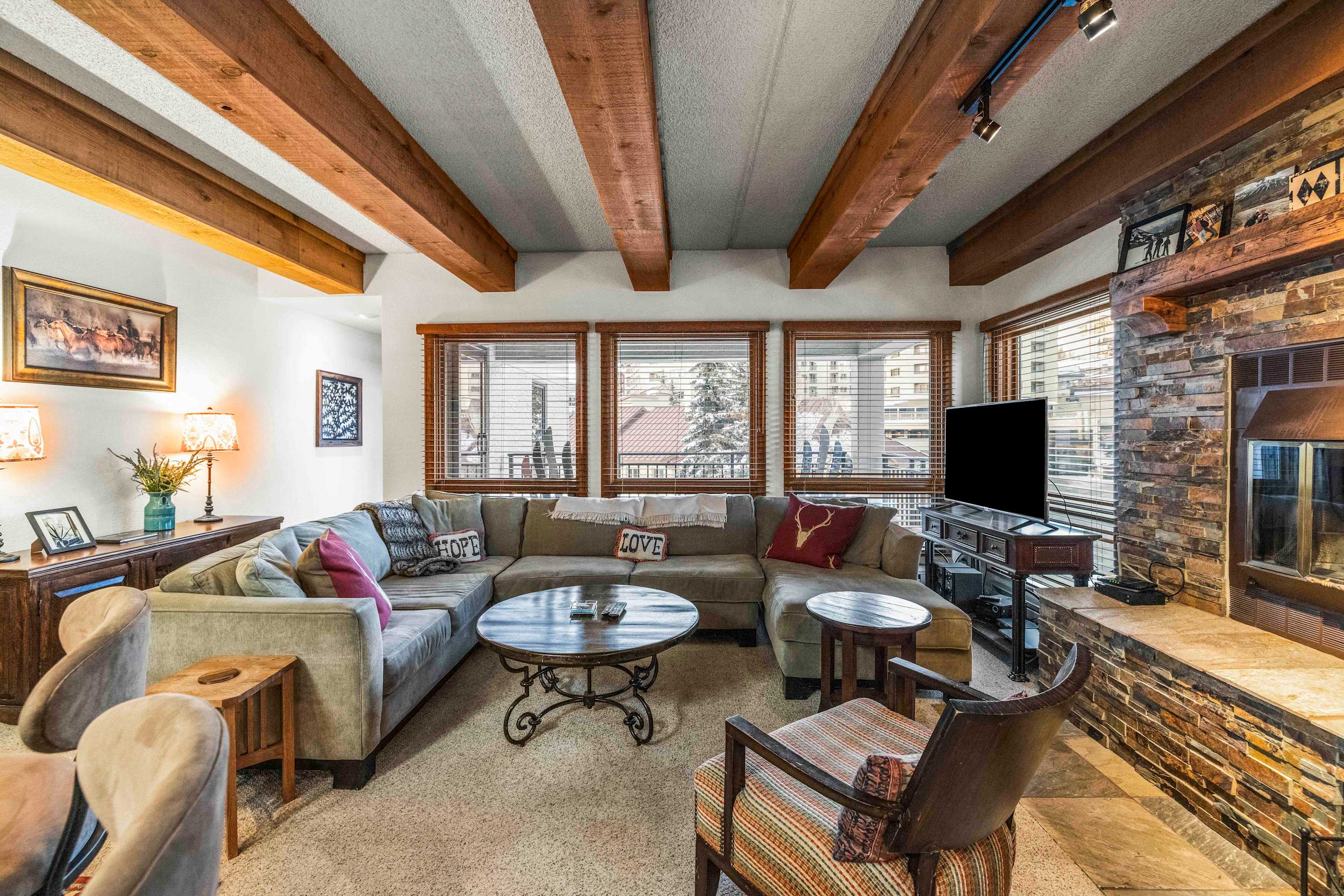 Gorgeous 3 king bed, 3 full bath mountainside condo — Crested Butte, CO — vacation rental