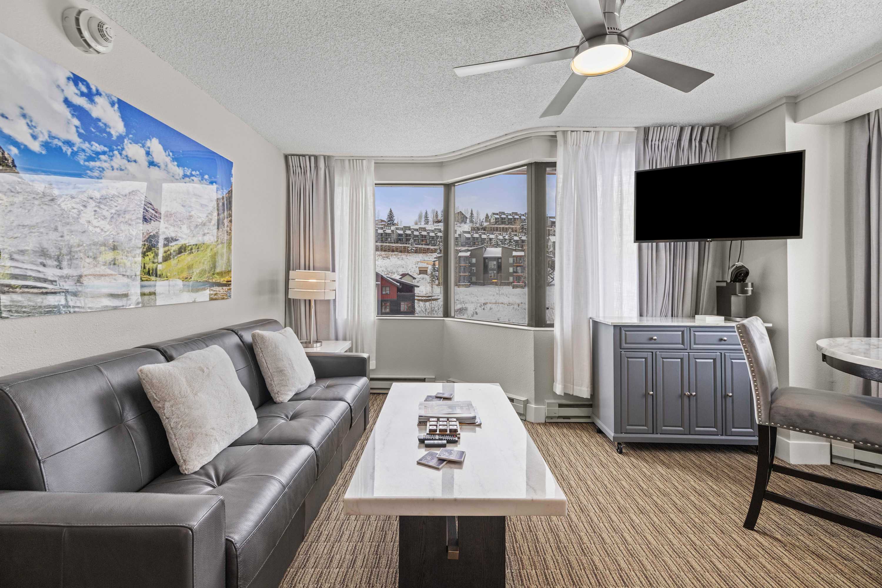 Newly Remodeled Corner Grand Lodge condo! — Crested Butte, CO — vacation rental