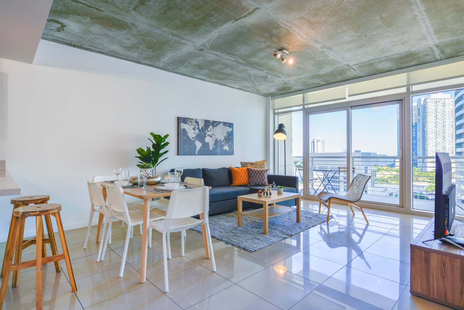 Modern Condo With Rooftop Pool And Free Parking - Stylish Retreat - The Bahamas