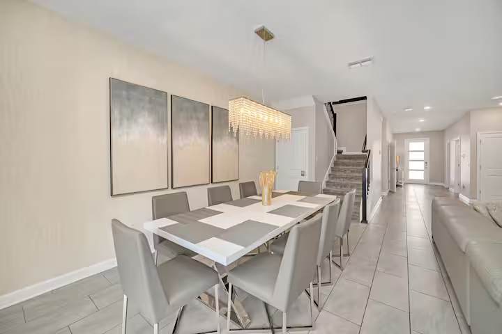 Large 7BR getaway near Disney w/ pool