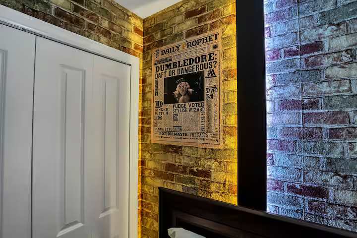 Large 7BR getaway near Disney w/ pool