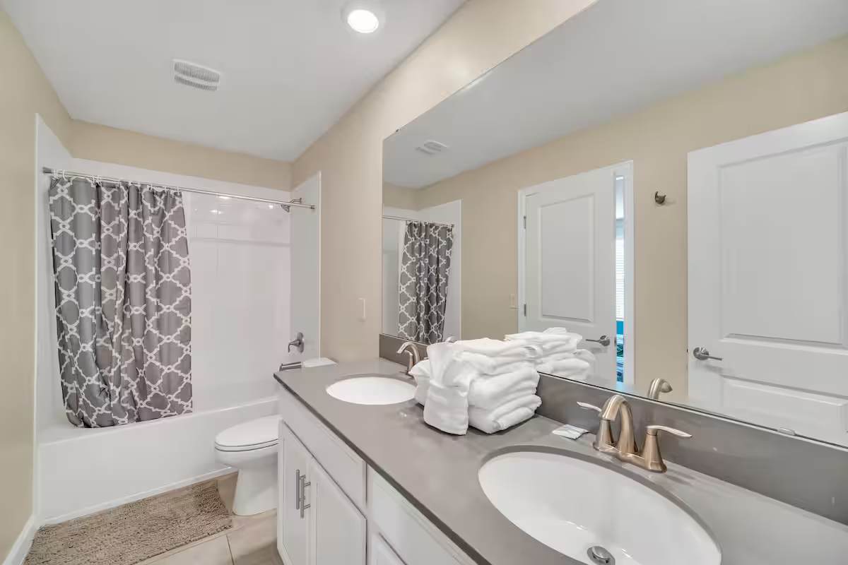 Large 7BR getaway near Disney w/ pool