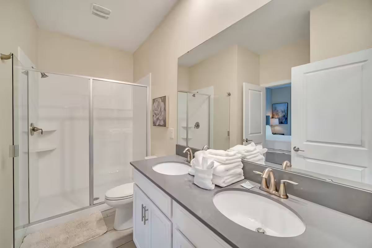 Large 7BR getaway near Disney w/ pool