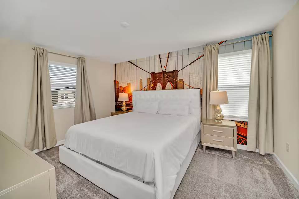 Large 7BR getaway near Disney w/ pool