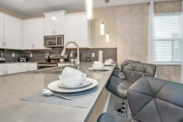 Large 7BR getaway near Disney w/ pool