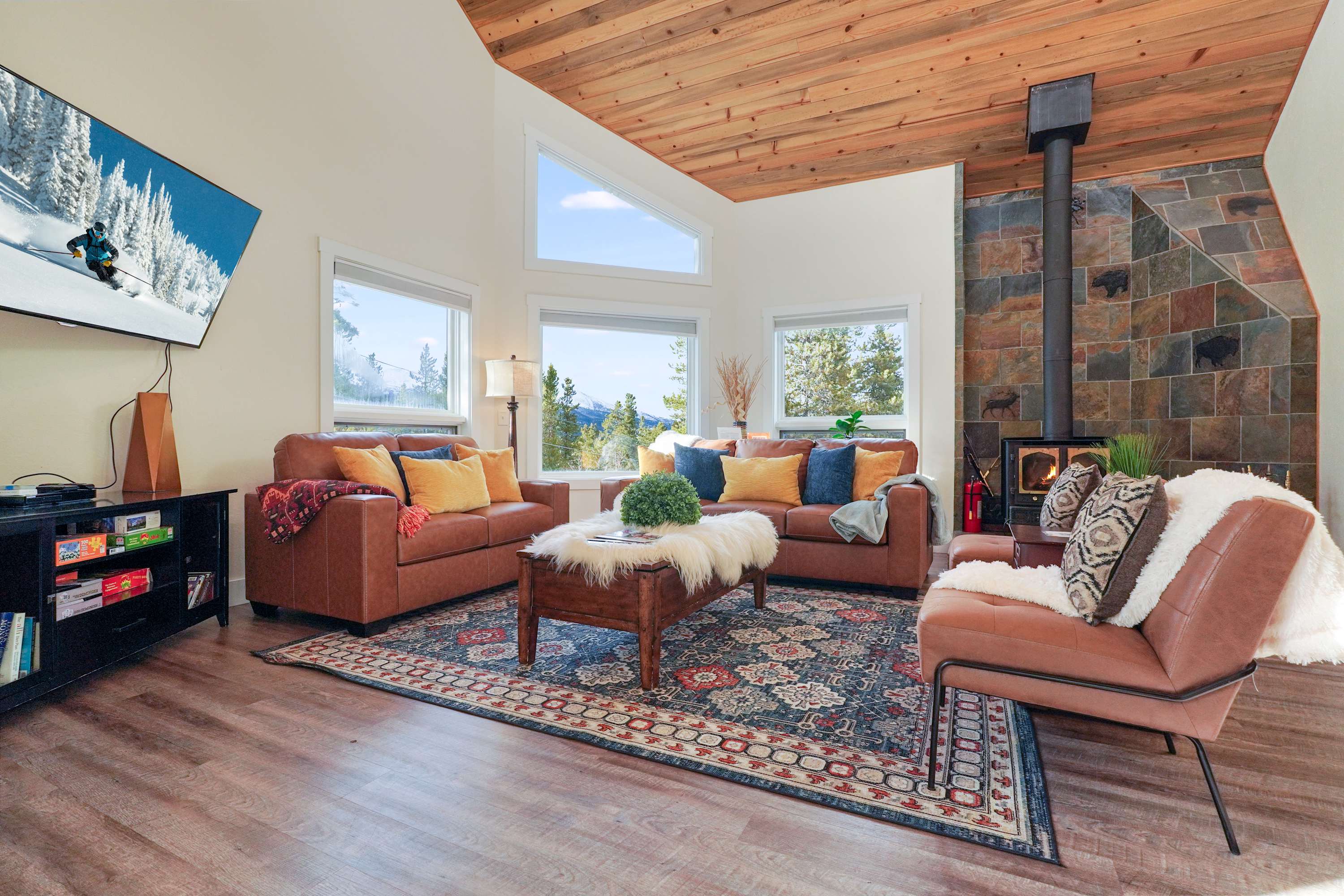 Luxurious Mountain Retreat With Hot Tub And Game Room - Exquisite Escape - Breckenridge, CO