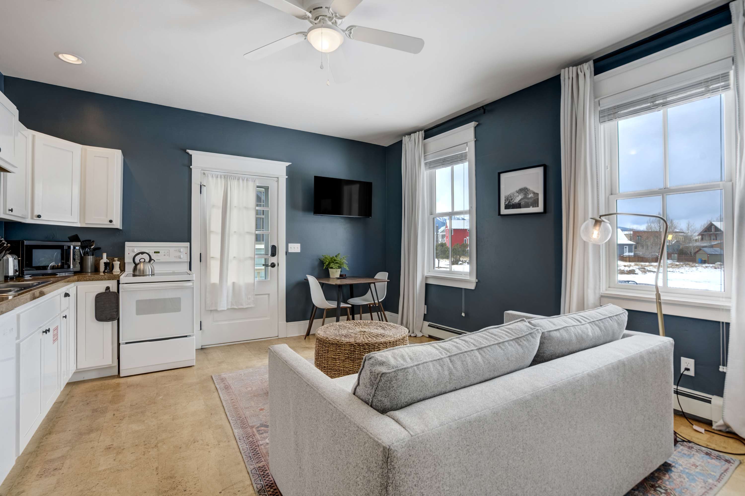 River Park Studio! Apartment Near Shops & Trails — Buena Vista, CO — vacation rental