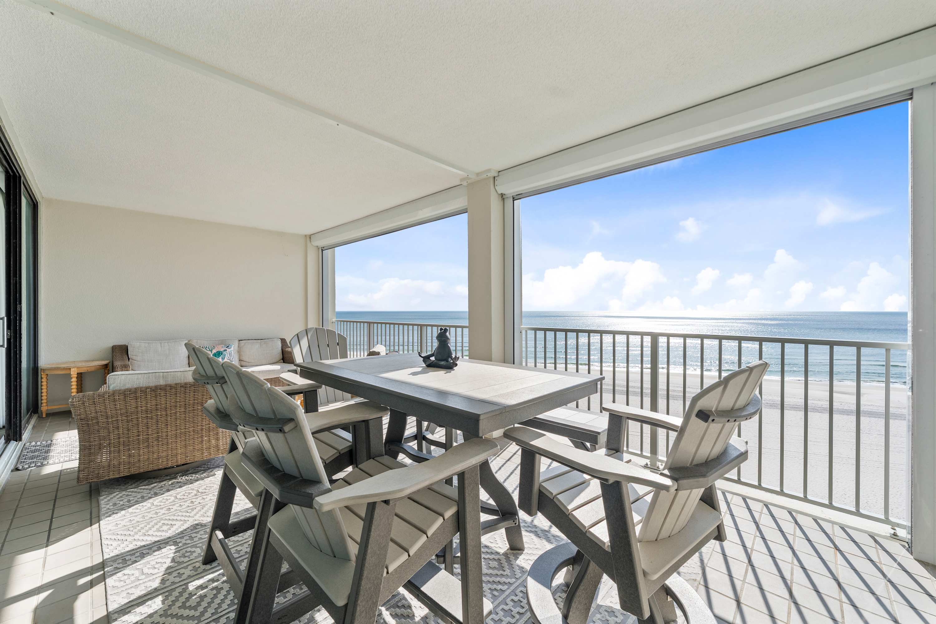 Beach Front • 7th Floor • Views • Pools • Hot Tub — Orange Beach, AL — vacation rental