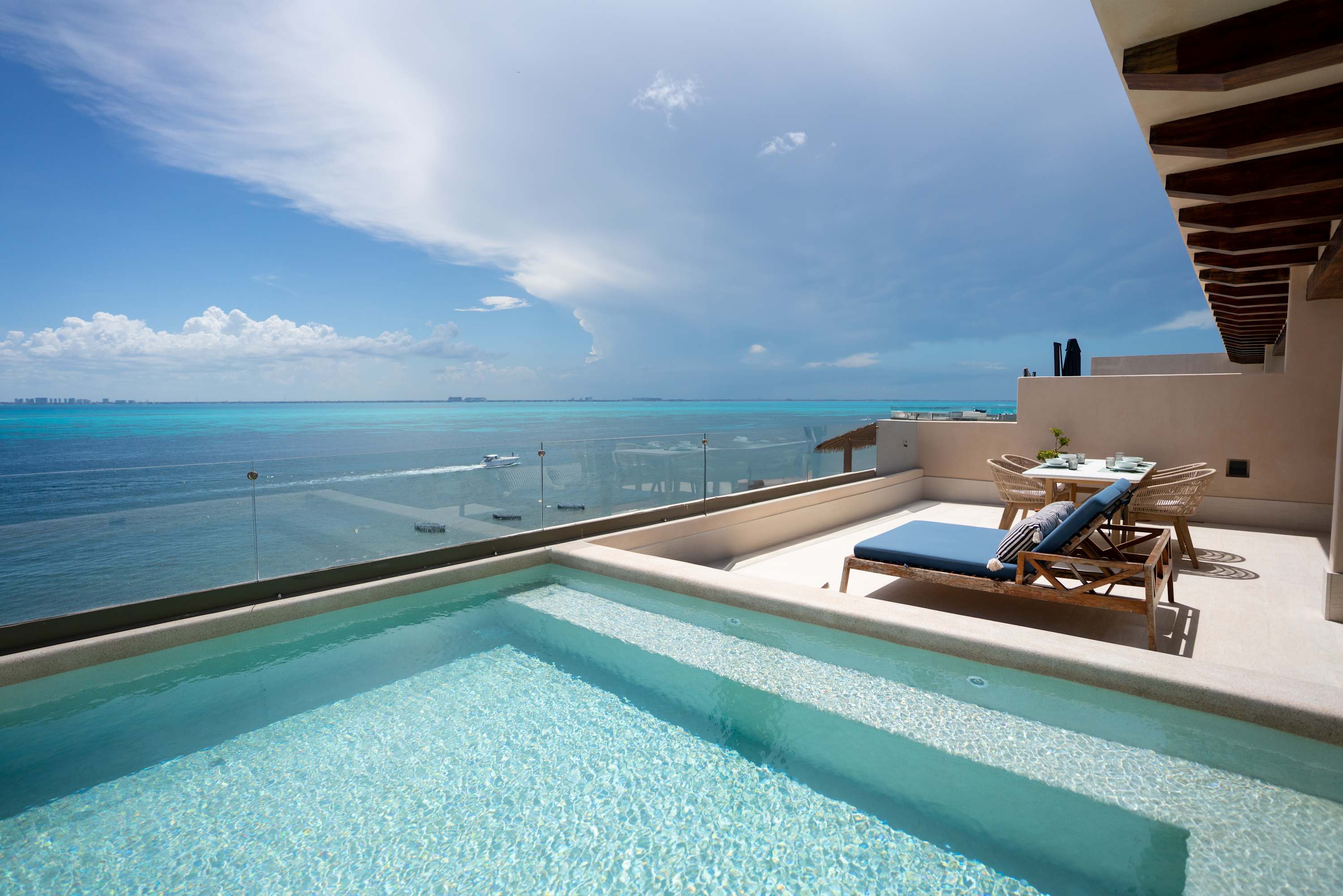 Luxury Stay | 5BR | Beachfront PH w/ Rooftop Pool — Isla Mujeres, Quintana Roo — vacation rental