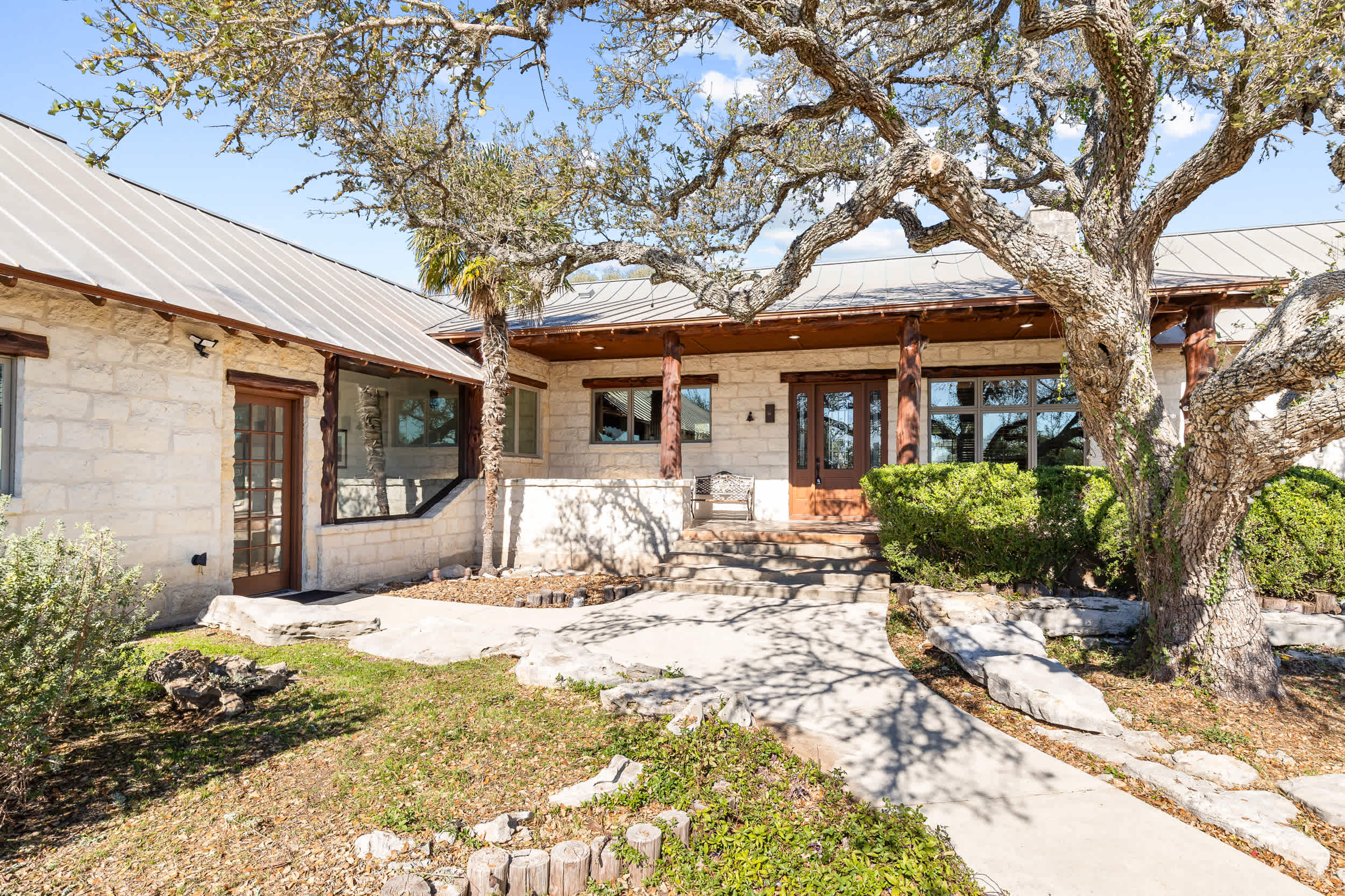 Rustic Retreat | 5 BR | Indoor & Outdoor Events — New Braunfels, TX — vacation rental