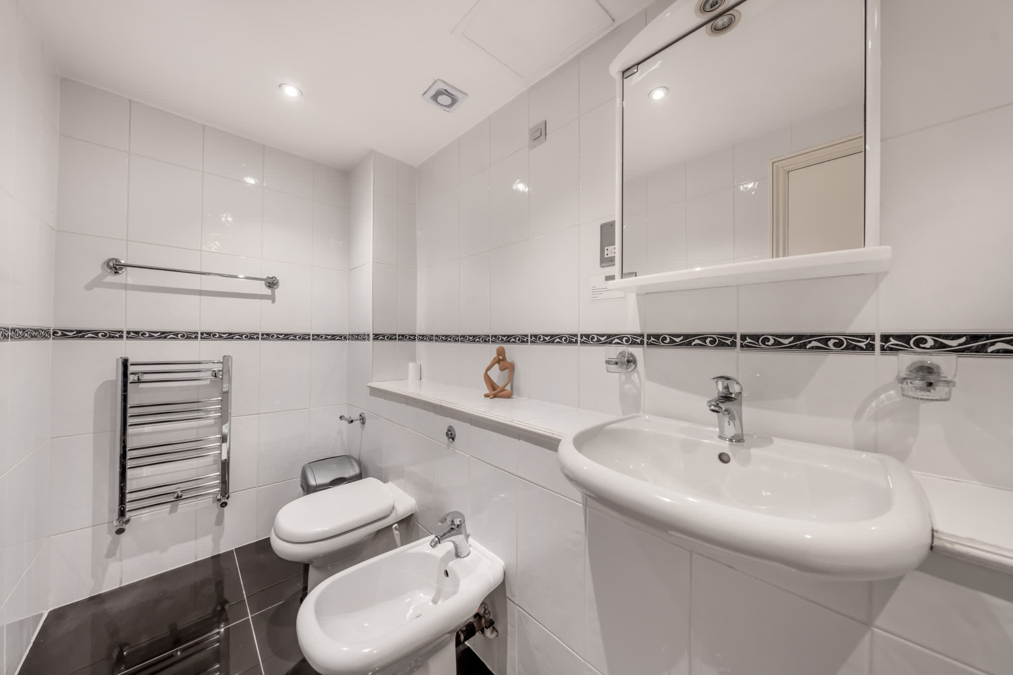 Standard Classic One-Bedroom with Patio in Hertford Street W1J 7SS - Property image 9 - VivreStays