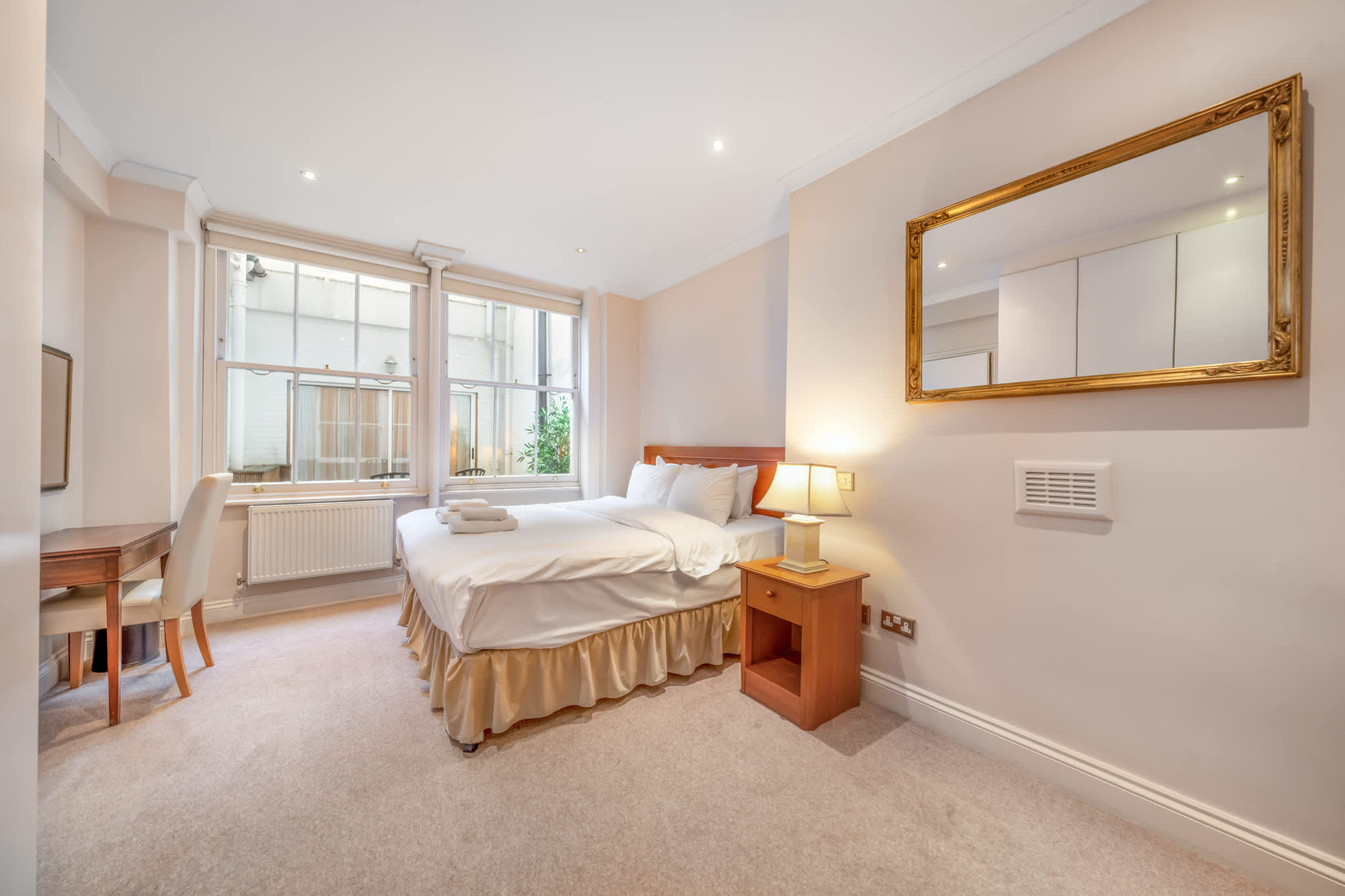 Standard Classic One-Bedroom with Patio in Hertford Street W1J 7SS - Property image 7 - VivreStays