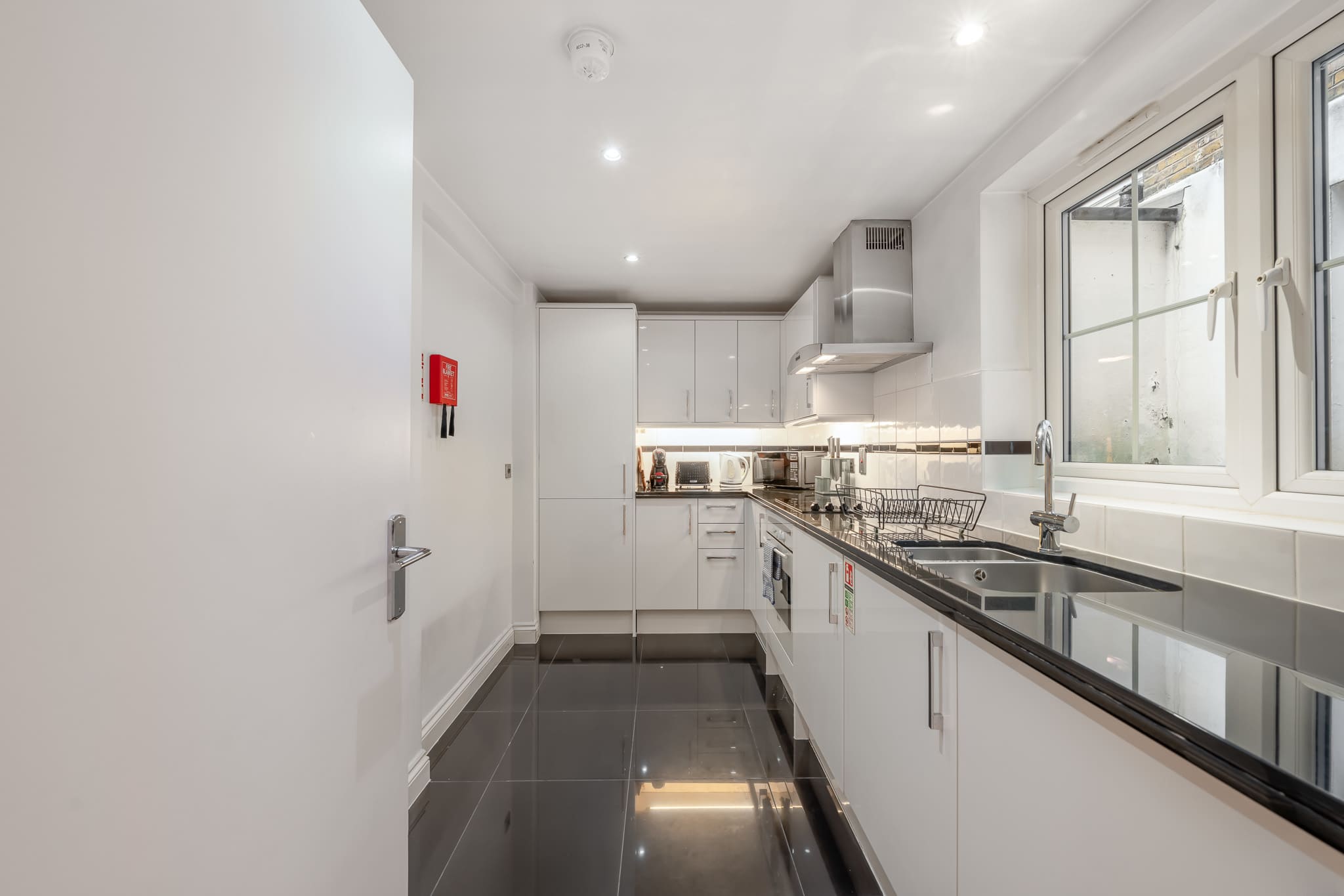 View Standard One-Bedroom w/ Private Patio in Hertford Street W1J 7SS Standard One-Bedroom w/ Private Patio in Hertford Street W1J 7SS - Property image 4 - VivreStays