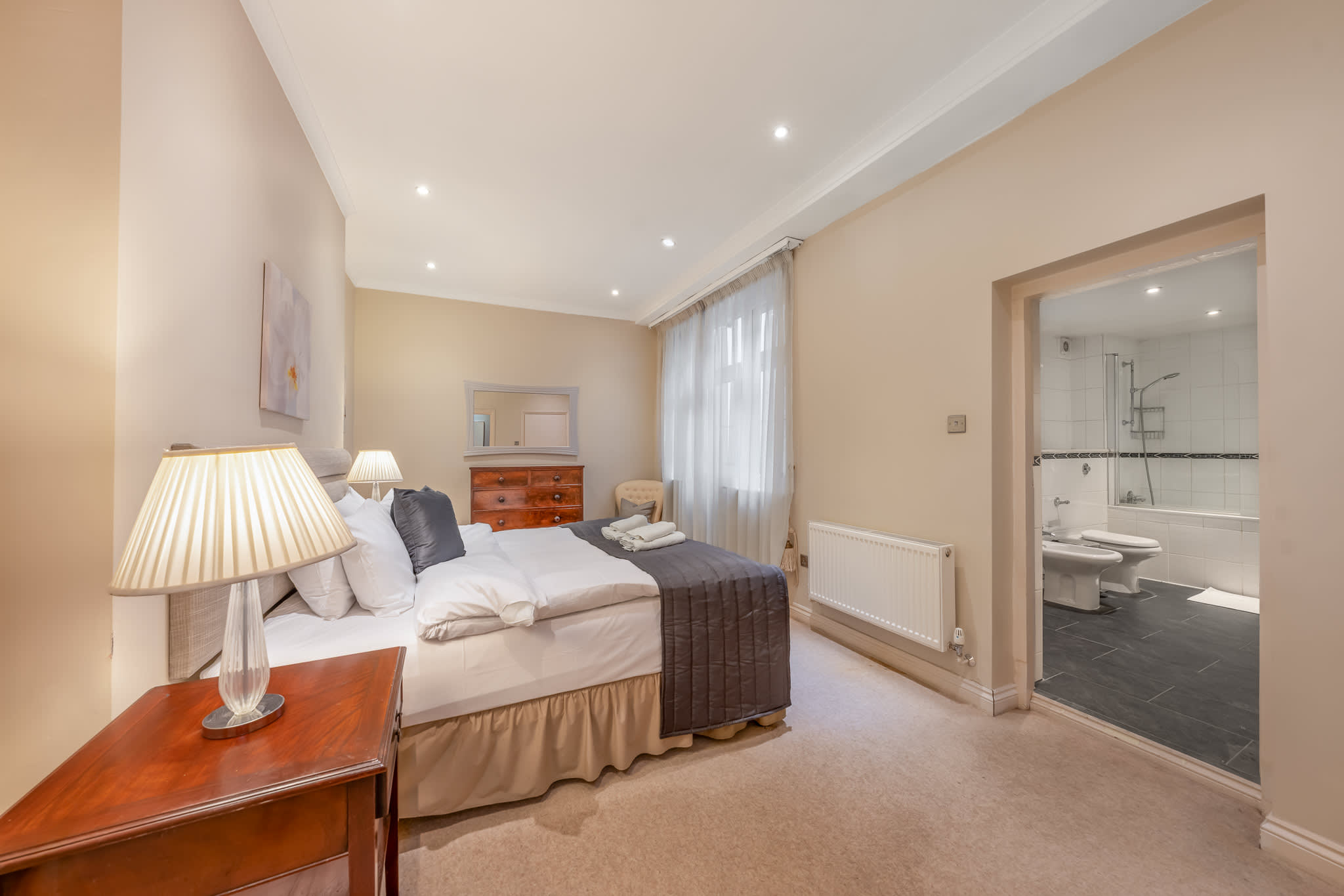 View Standard One-Bedroom w/ Private Patio in Hertford Street W1J 7SS Standard One-Bedroom w/ Private Patio in Hertford Street W1J 7SS - Property image 2 - VivreStays