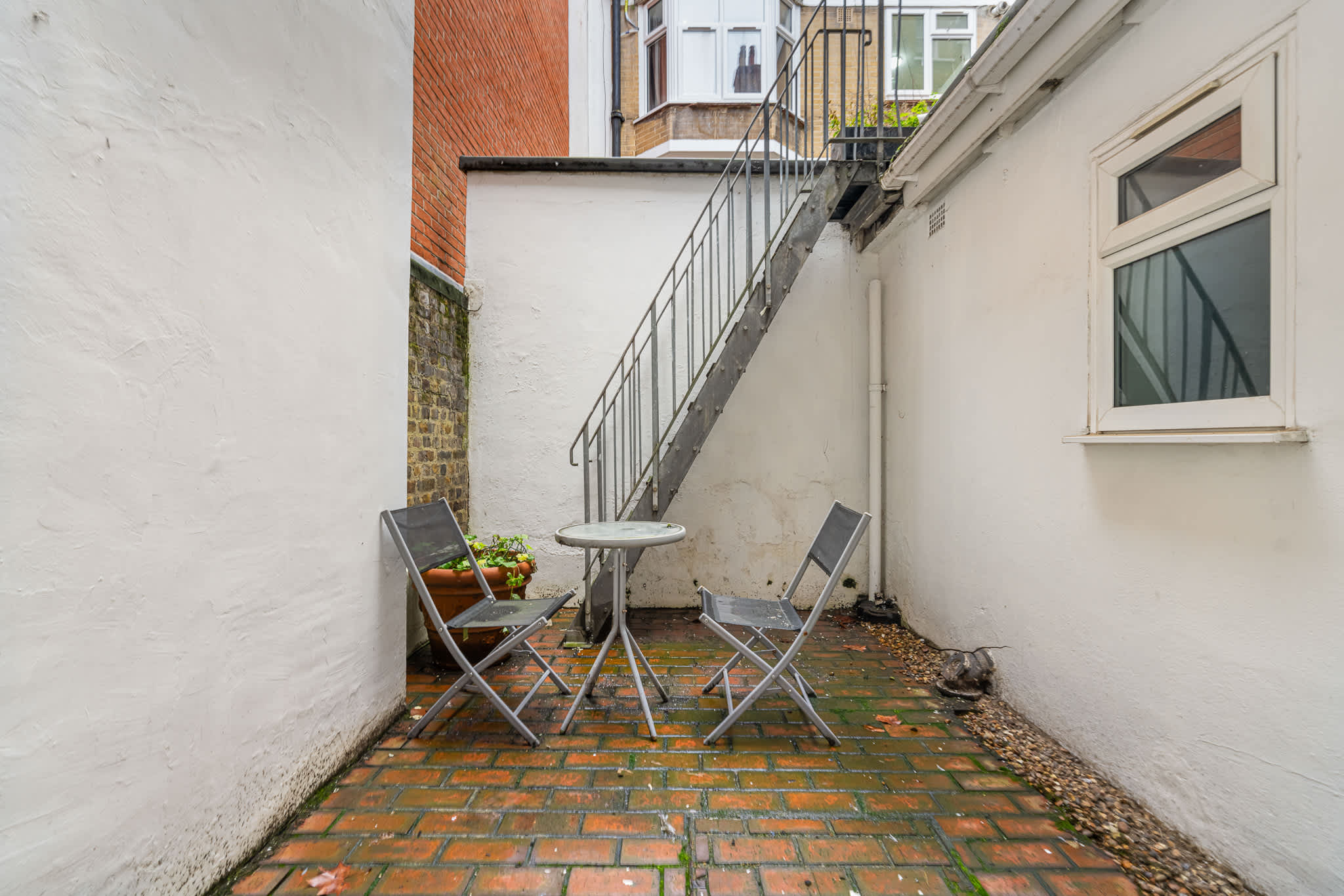 View Standard One-Bedroom w/ Private Patio in Hertford Street W1J 7SS Standard One-Bedroom w/ Private Patio in Hertford Street W1J 7SS - Property image 13 - VivreStays