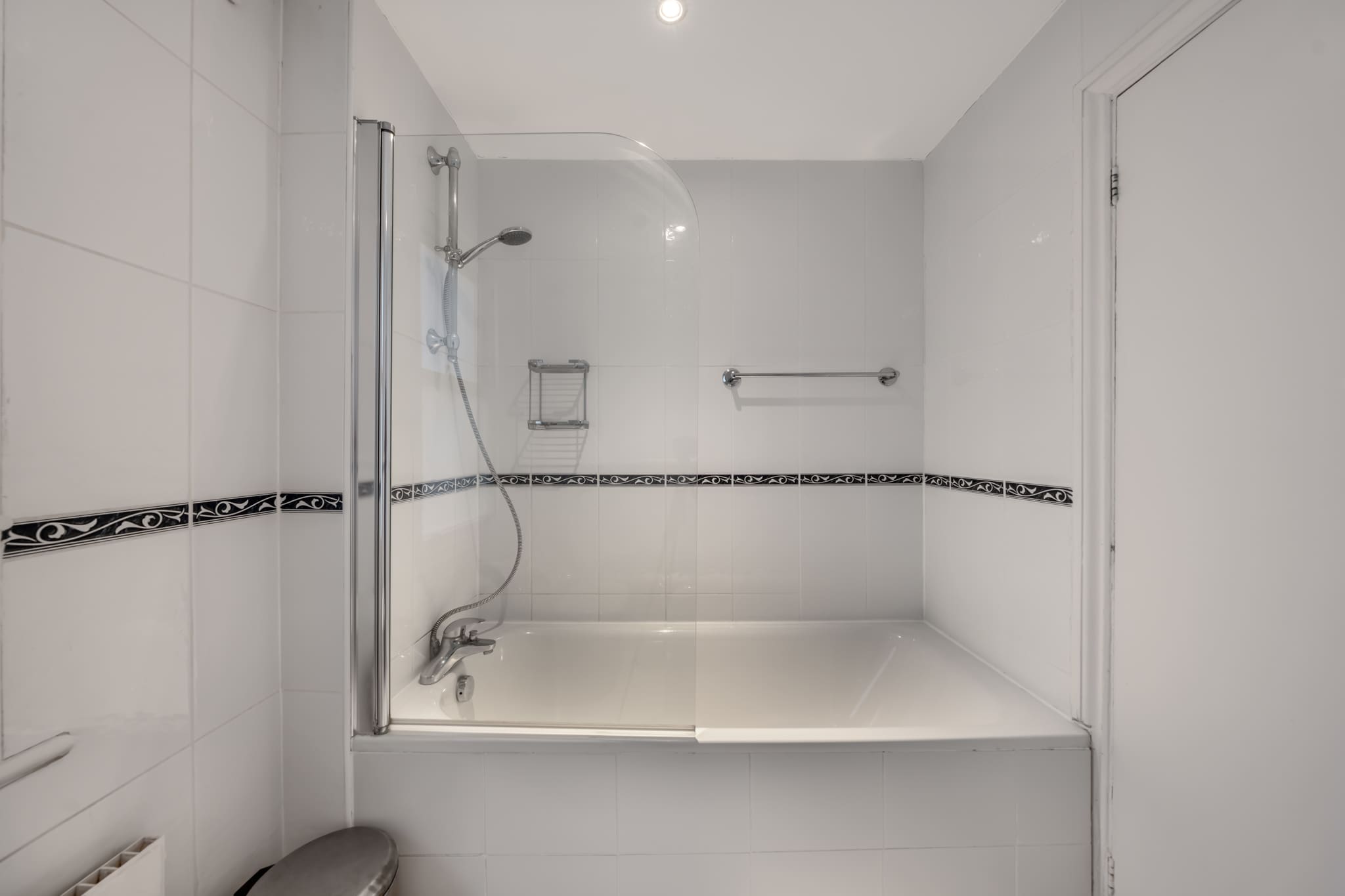 Bright & Modern Mayfair One-Bedroom Flat in Hertford Street W1J 7SS - Property image 8 - VivreStays