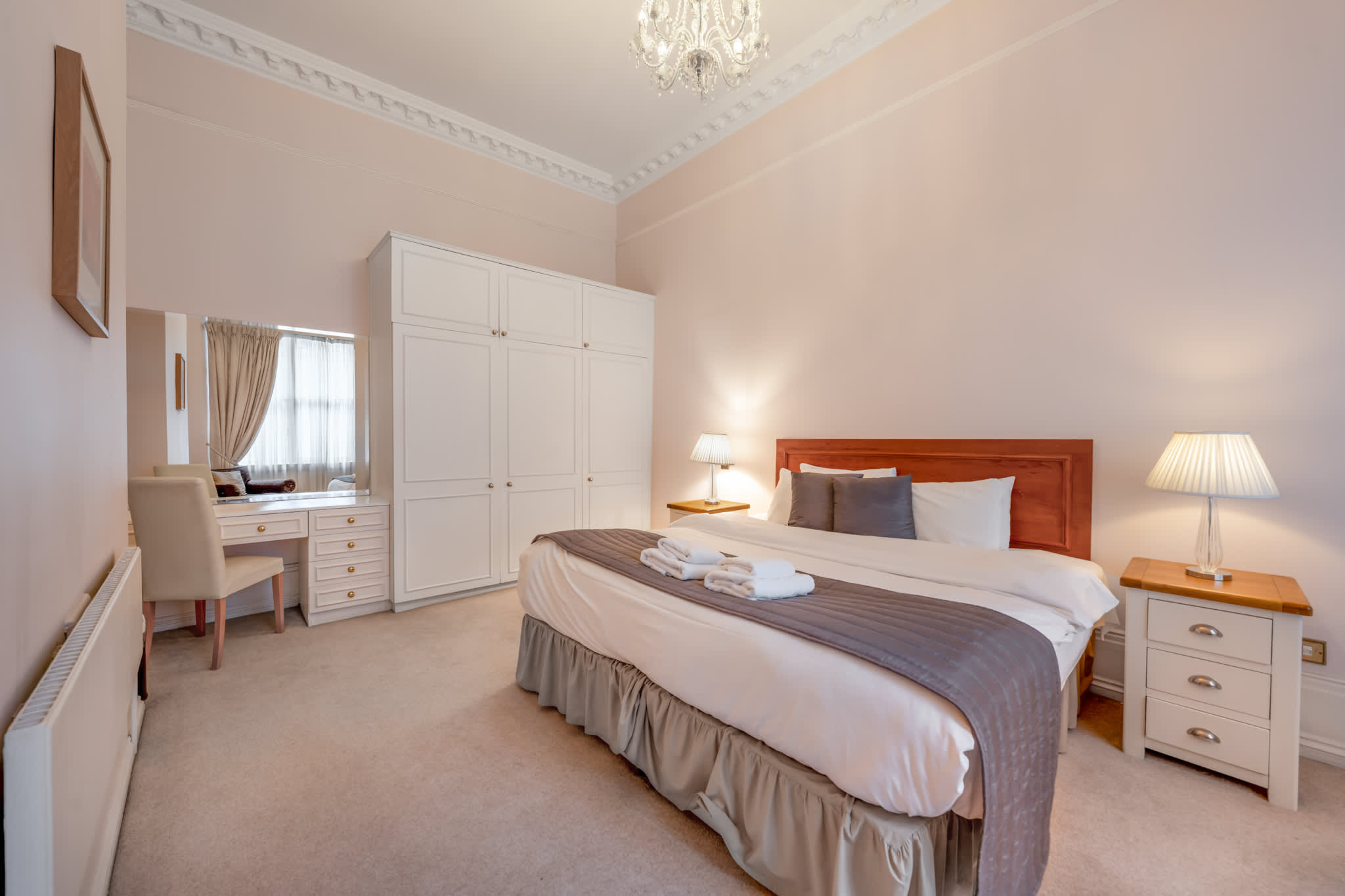 Bright & Modern Mayfair One-Bedroom Flat in Hertford Street W1J 7SS - Property image 2 - VivreStays