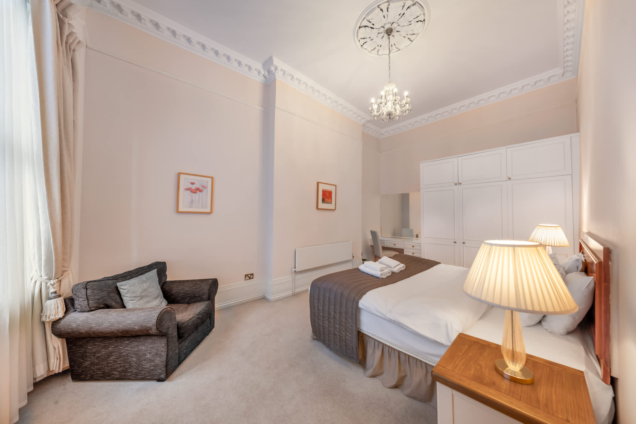 Bright & Modern Mayfair One-Bedroom Flat in Hertford Street W1J 7SS - Property image 13 - VivreStays