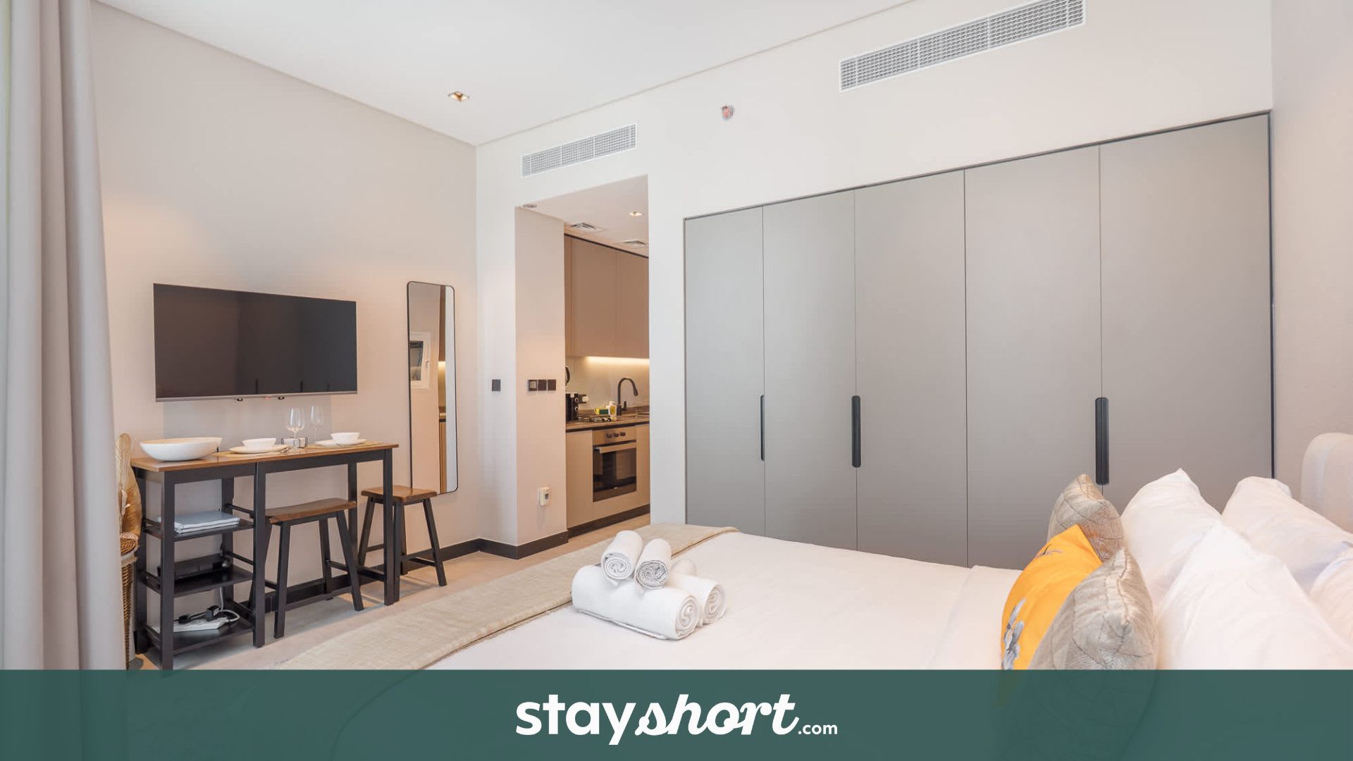 StayShort - Studio in 15 Northside Sleeps 2 with City Views — Business Bay, Dubai — vacation rental