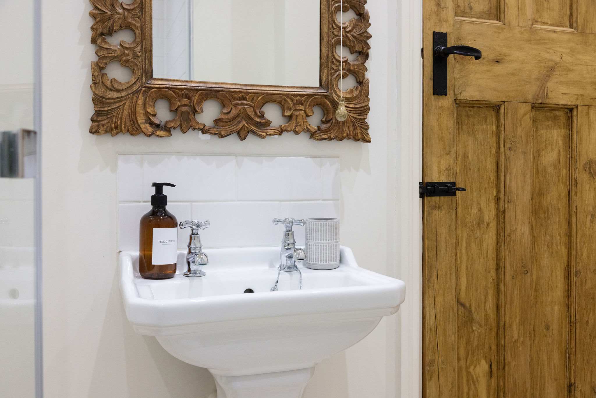 Period sink with character details