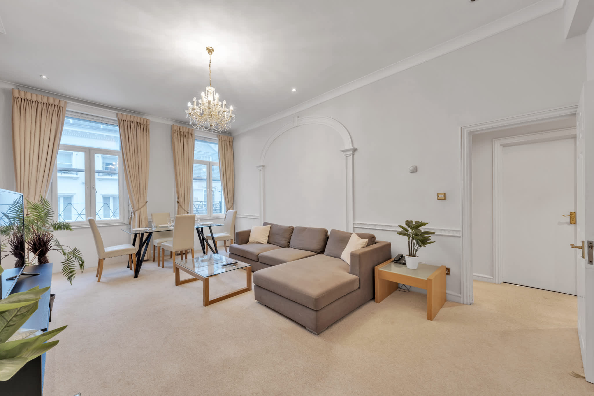 Boutique Mayfair One-Bedroom Suite in Hertford Street W1J 7SS - Property image 2 - VivreStays