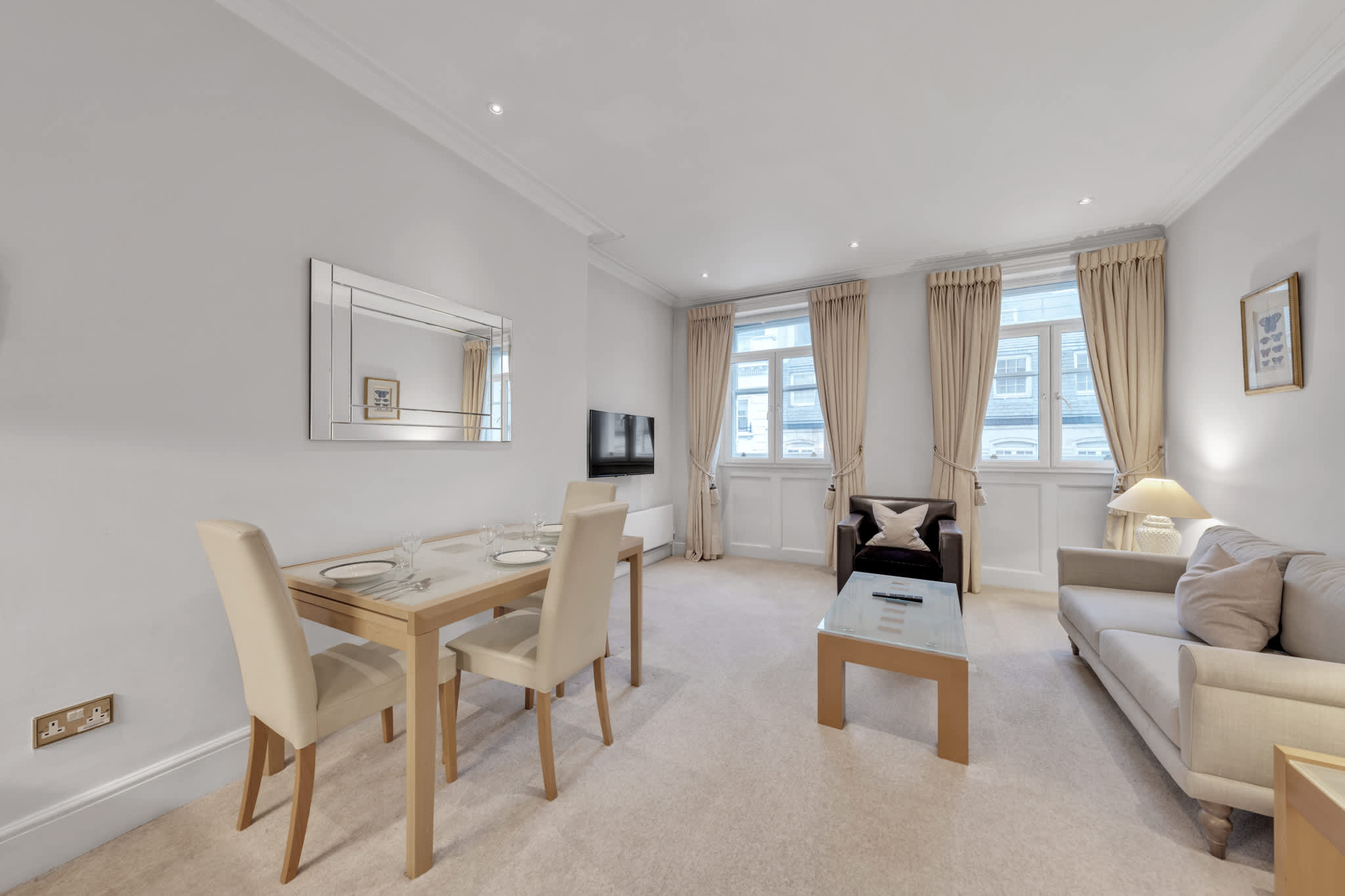 View Executive One-Bedroom Mayfair Residence in Hertford Street W1J 7SS Executive One-Bedroom Mayfair Residence in Hertford Street W1J 7SS - Property image 12 - VivreStays