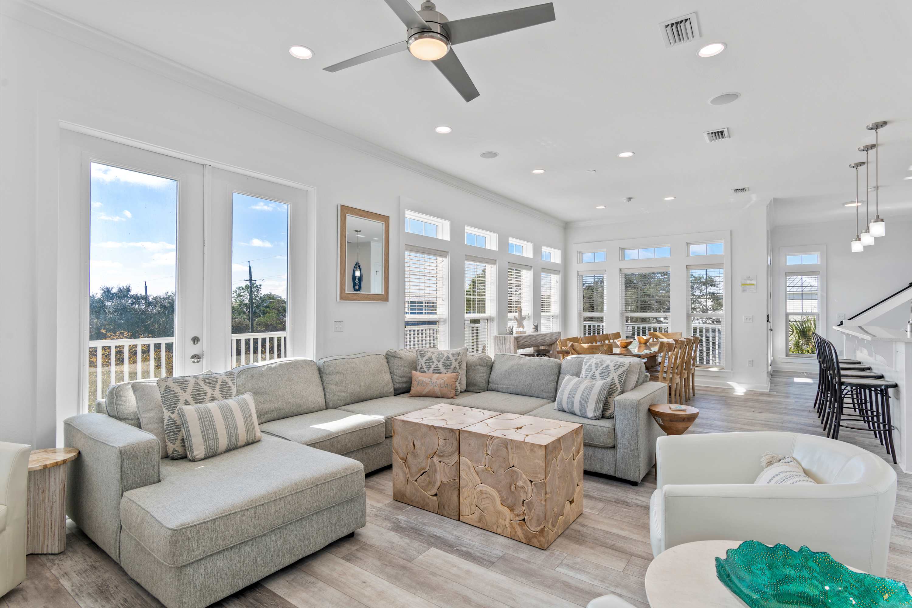 Beach View Mansion, Pool, LSV - Commanders Palace