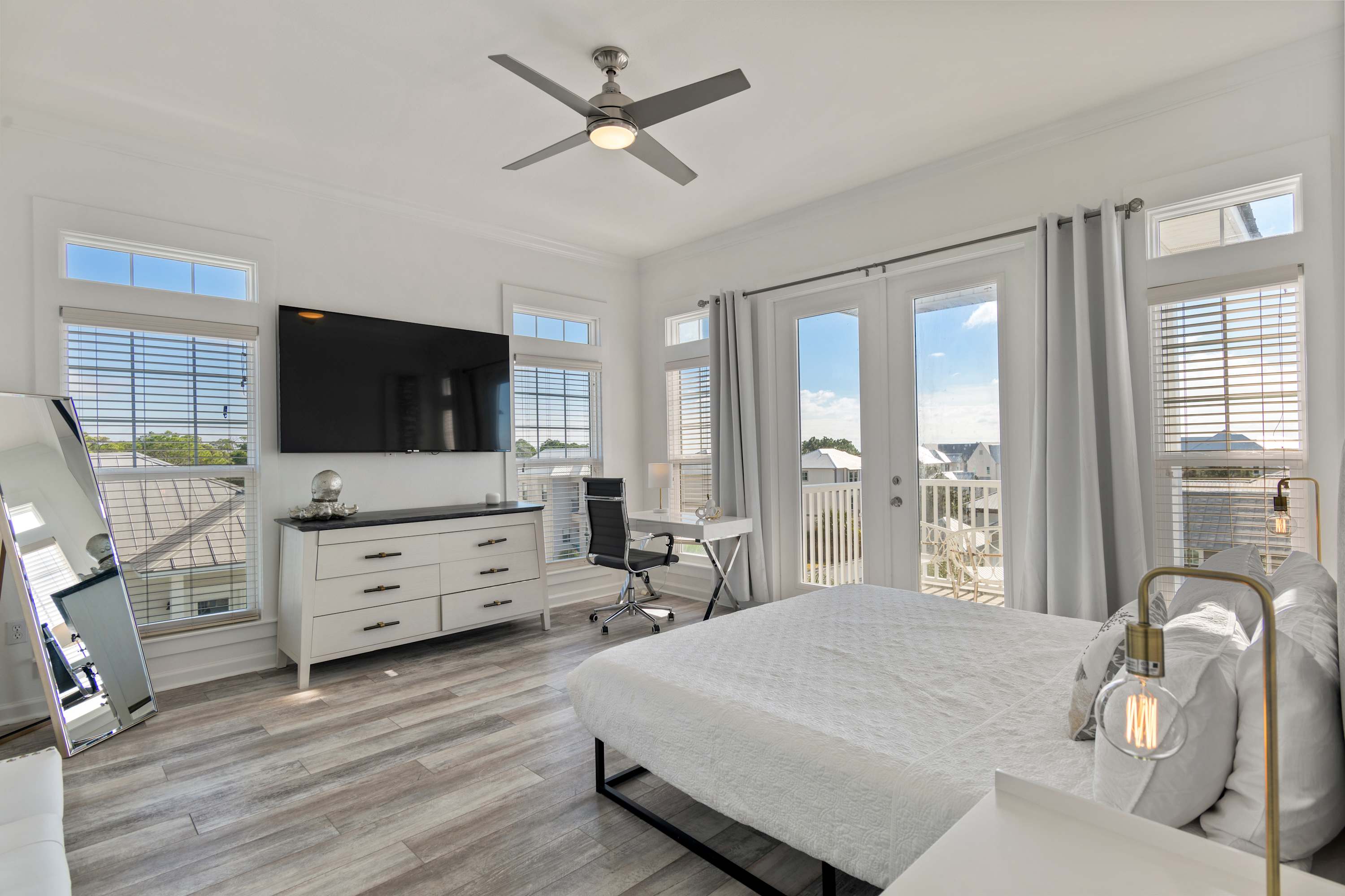 Beach View Mansion, Pool, LSV - Commanders Palace