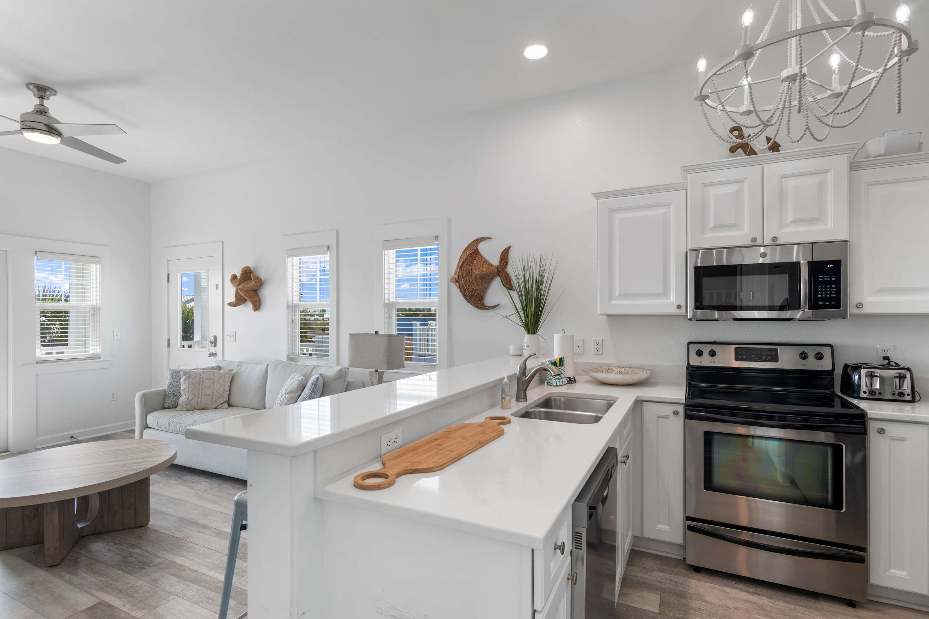 Beach View Mansion, Pool, LSV - Commanders Palace